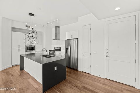 3131 N CENTRAL Avenue 3002 Phoenix AZ 85012