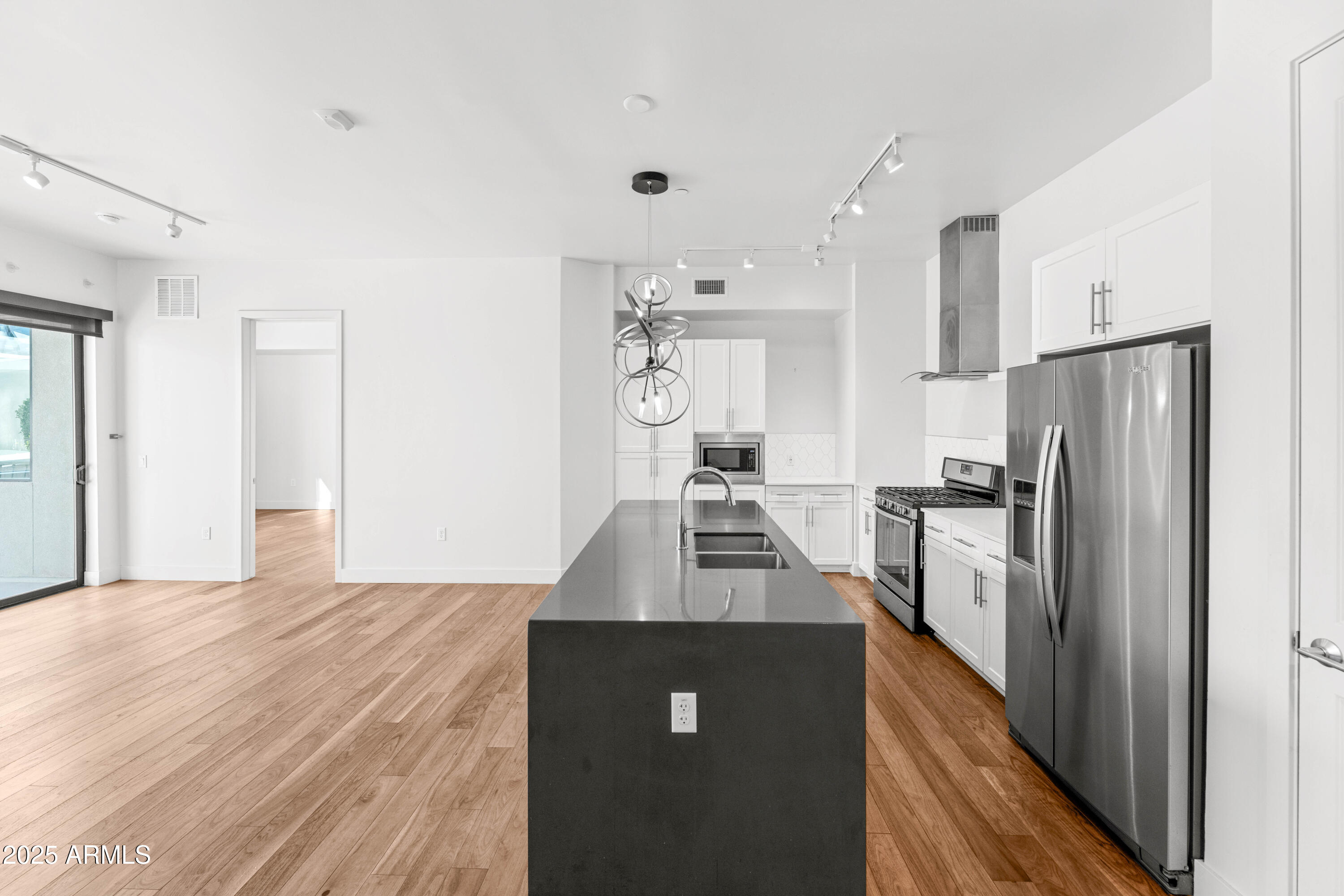 3131 N CENTRAL Avenue 3002