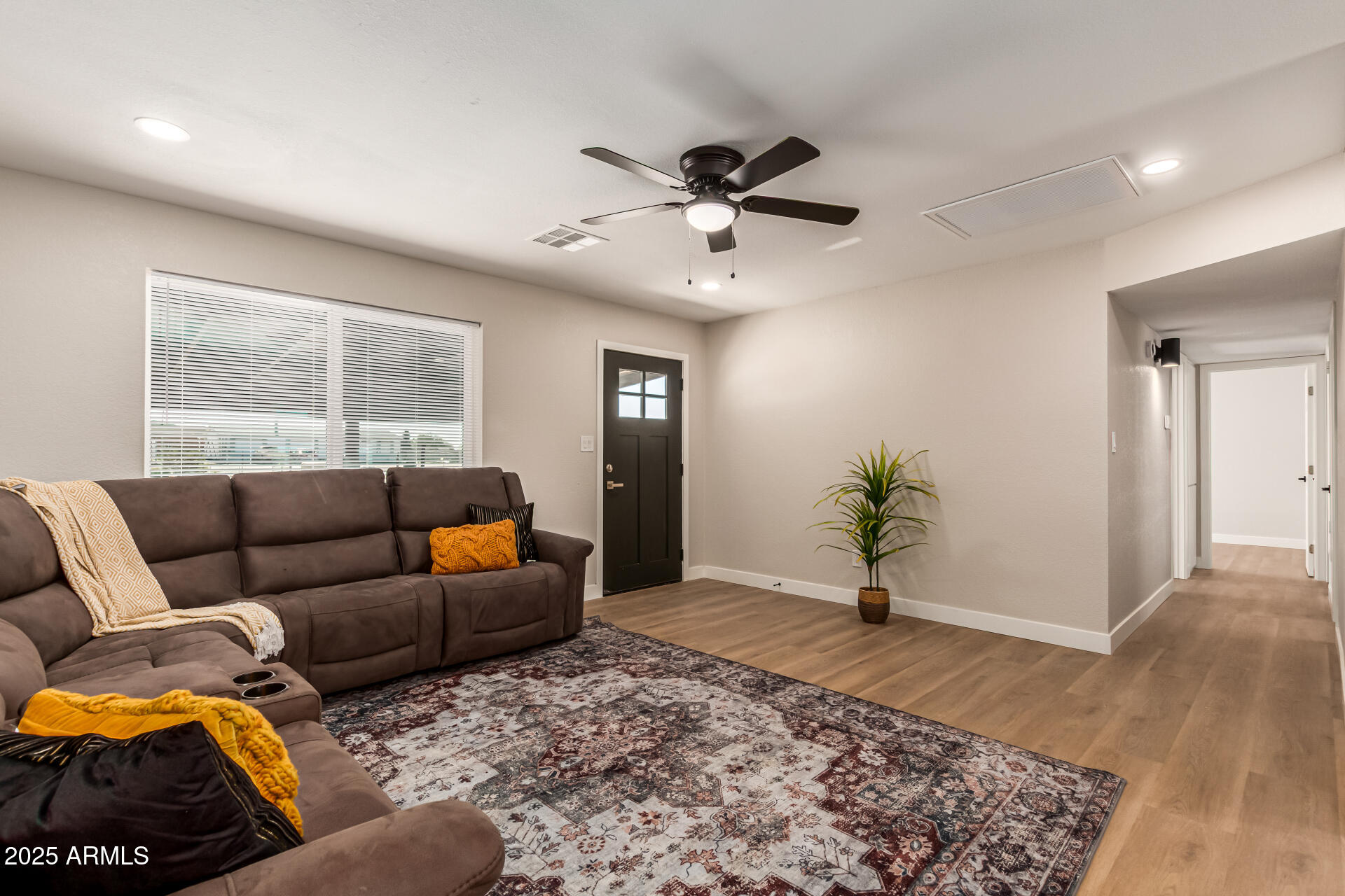 13637 S WATERMANN Lane