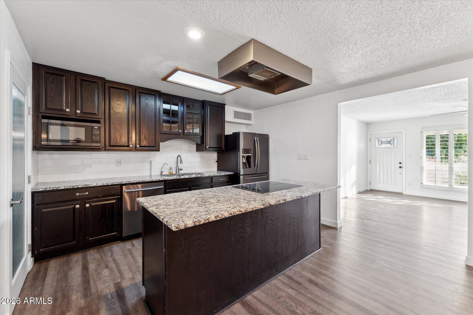 8420 E HUBBELL Street