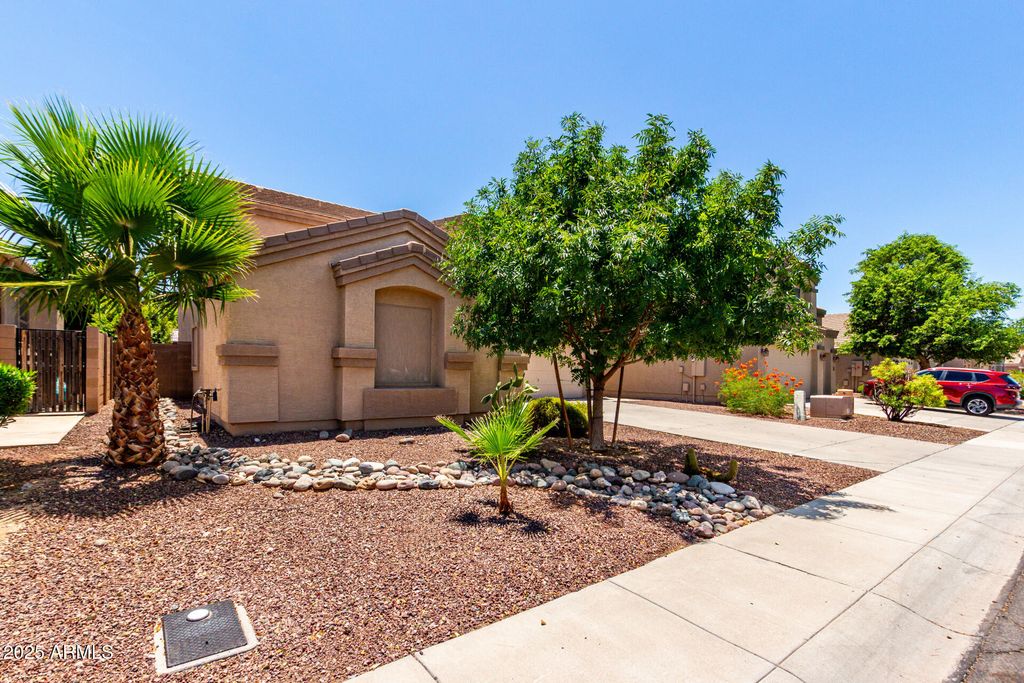 Photo of 11741 W Camino Vivaz, Sun City, AZ 85373 (MLS # 6889915)