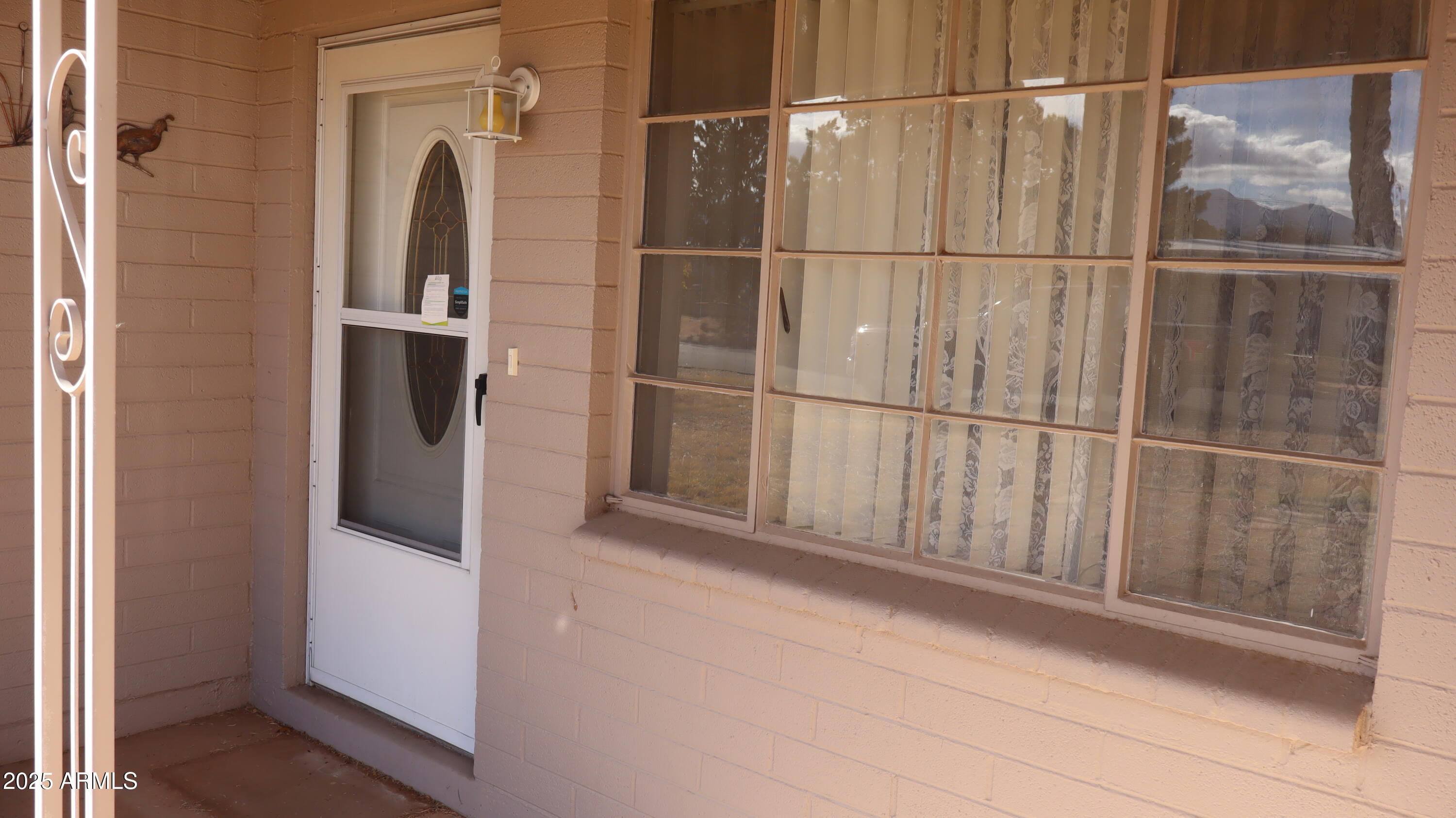 301 N WHITTON Street