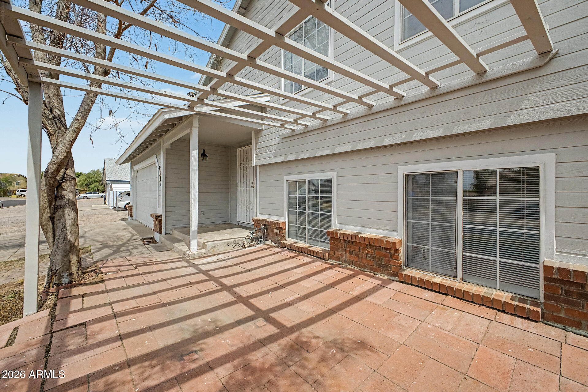 9340 E DES MOINES Street