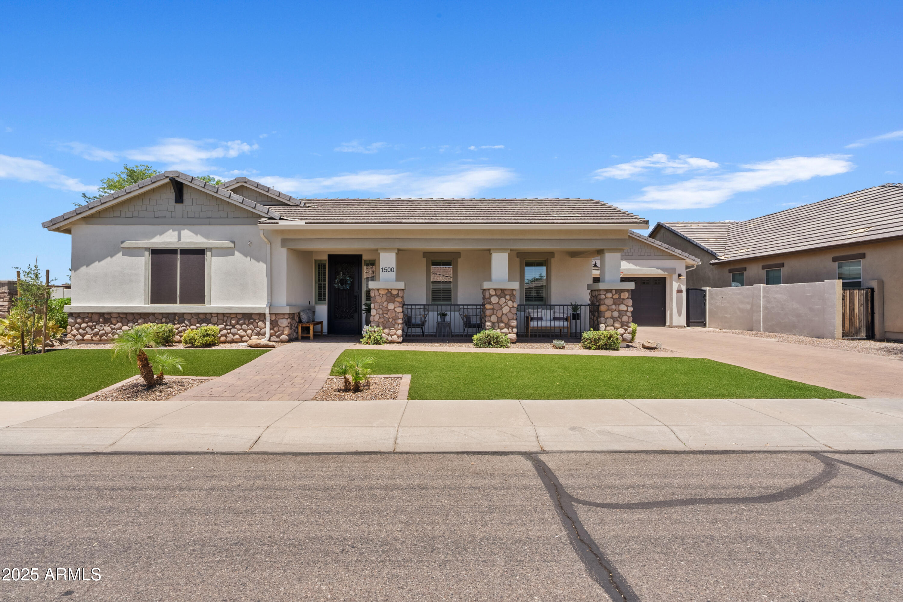 1500 E SAGITTARIUS Place
