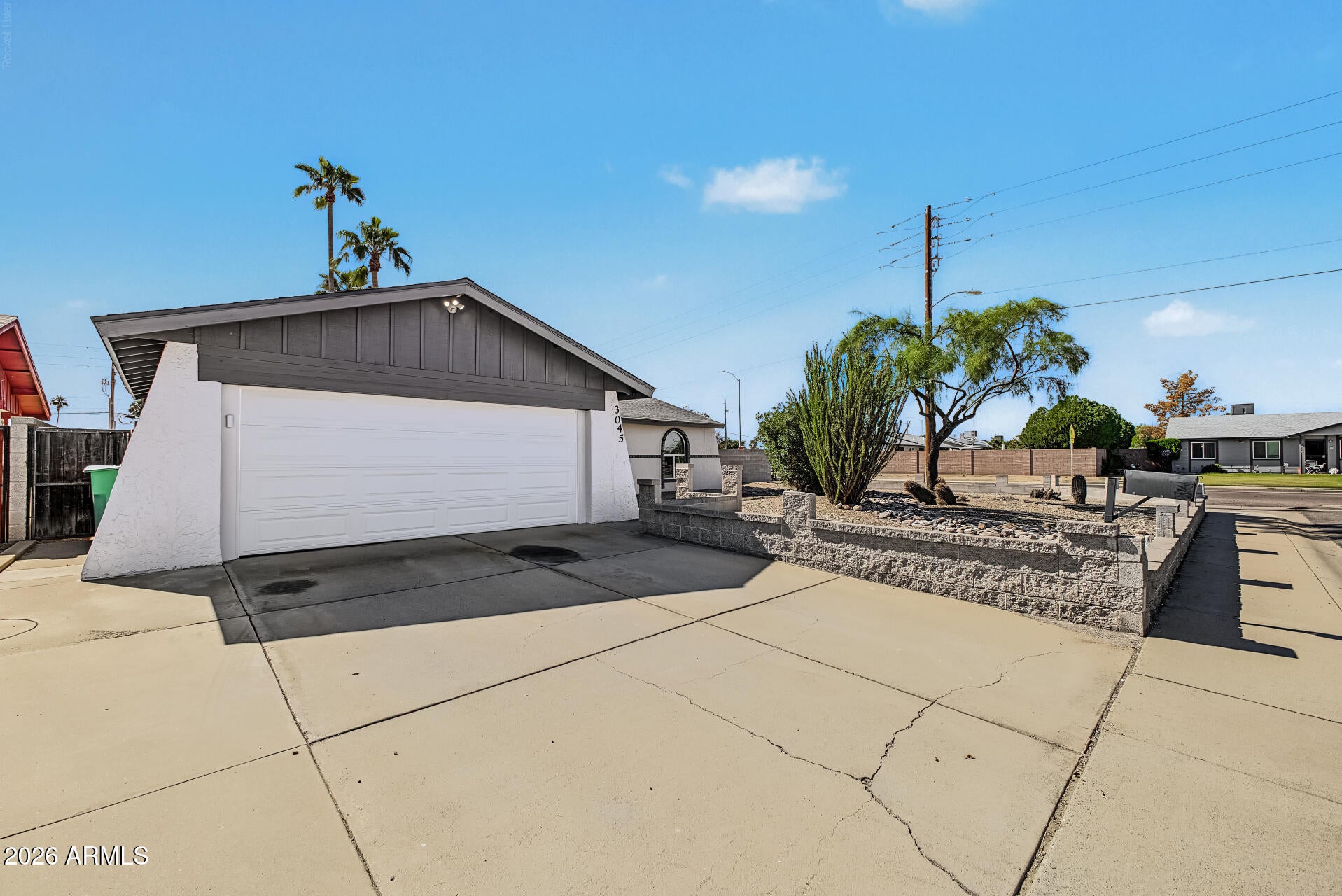 3045 W LIBBY Street