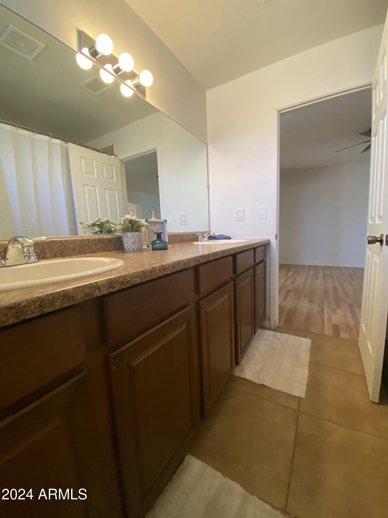 VISTA VILLAGE 3 - Residential