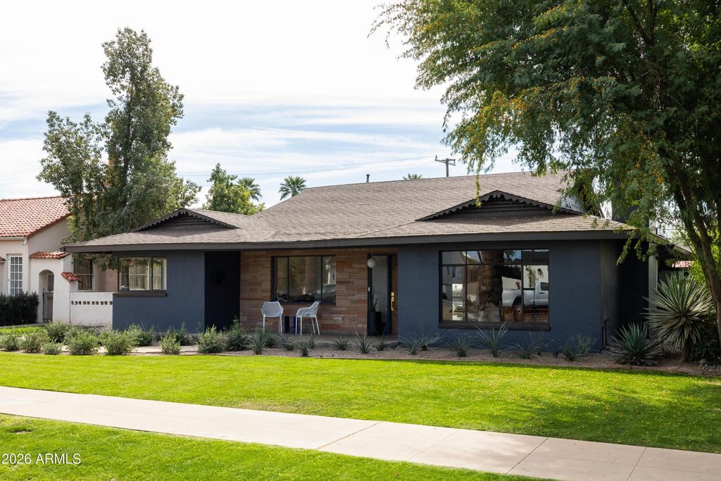 Photo of 517 W Holly Street, Phoenix, AZ 85003 (MLS # 6993743)