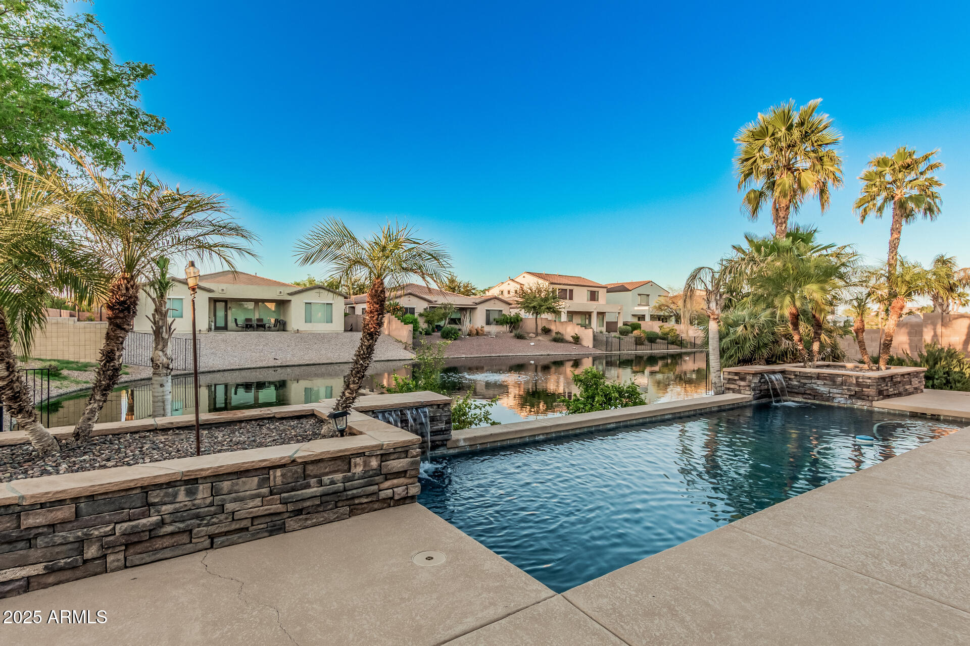 612 E Riviera Drive