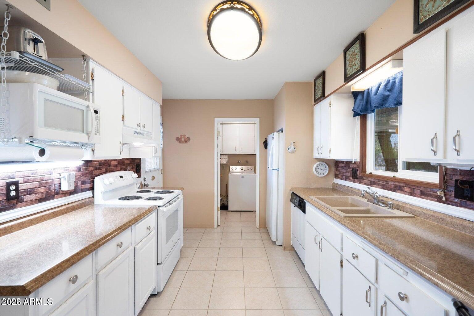 9907 W DESERT FOREST Circle W