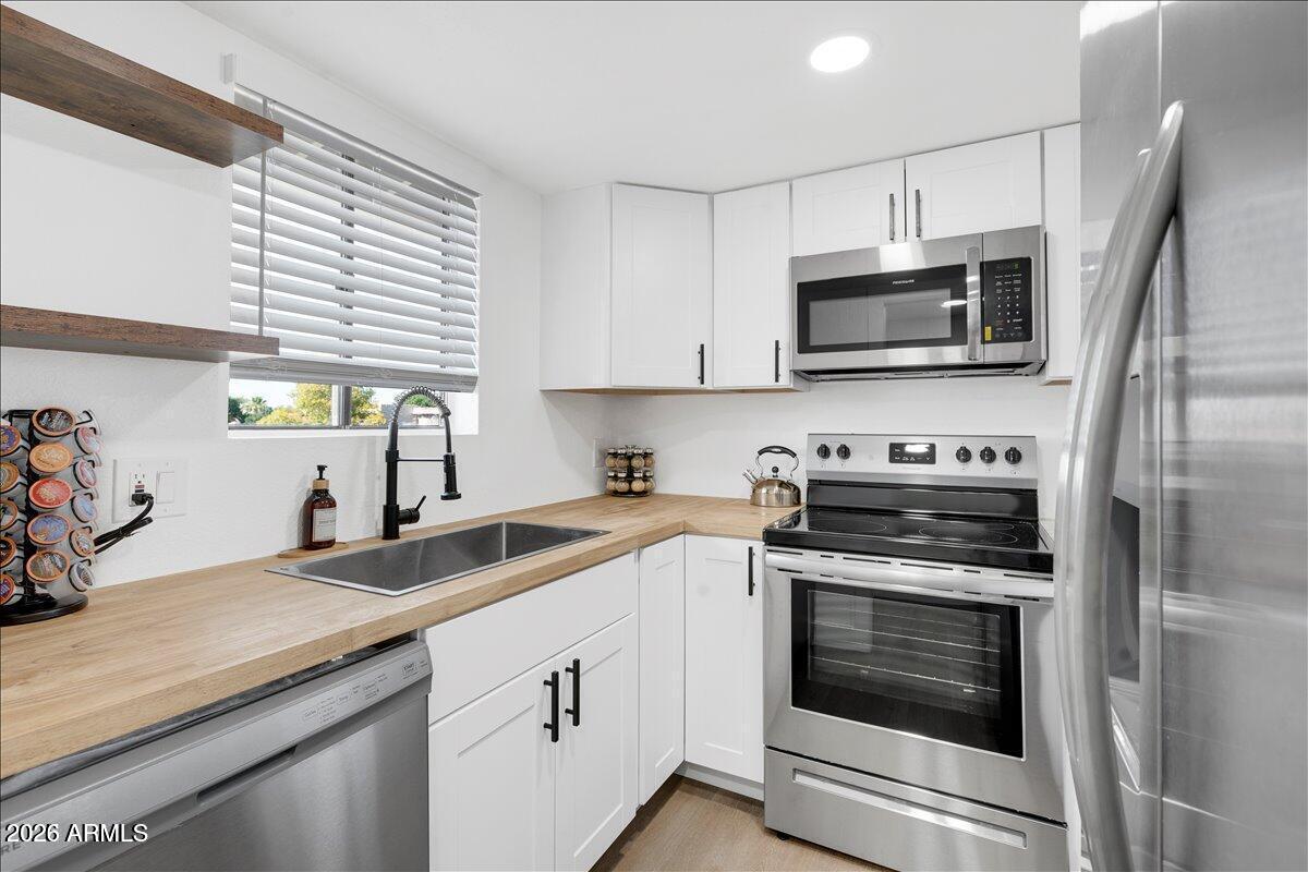 MEADOWBROOK VILLAGE AMD - Residential