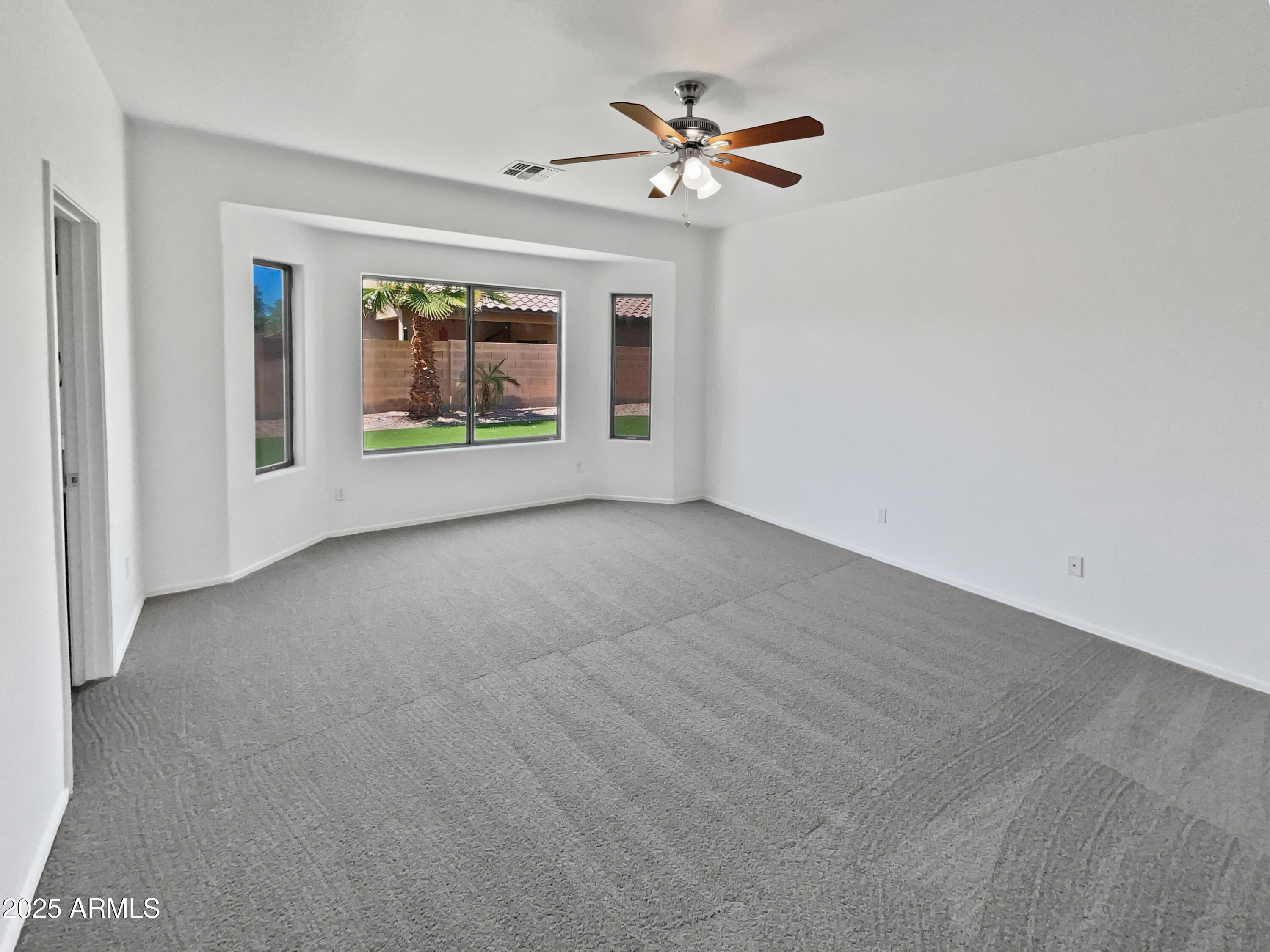8616 S 57TH Drive