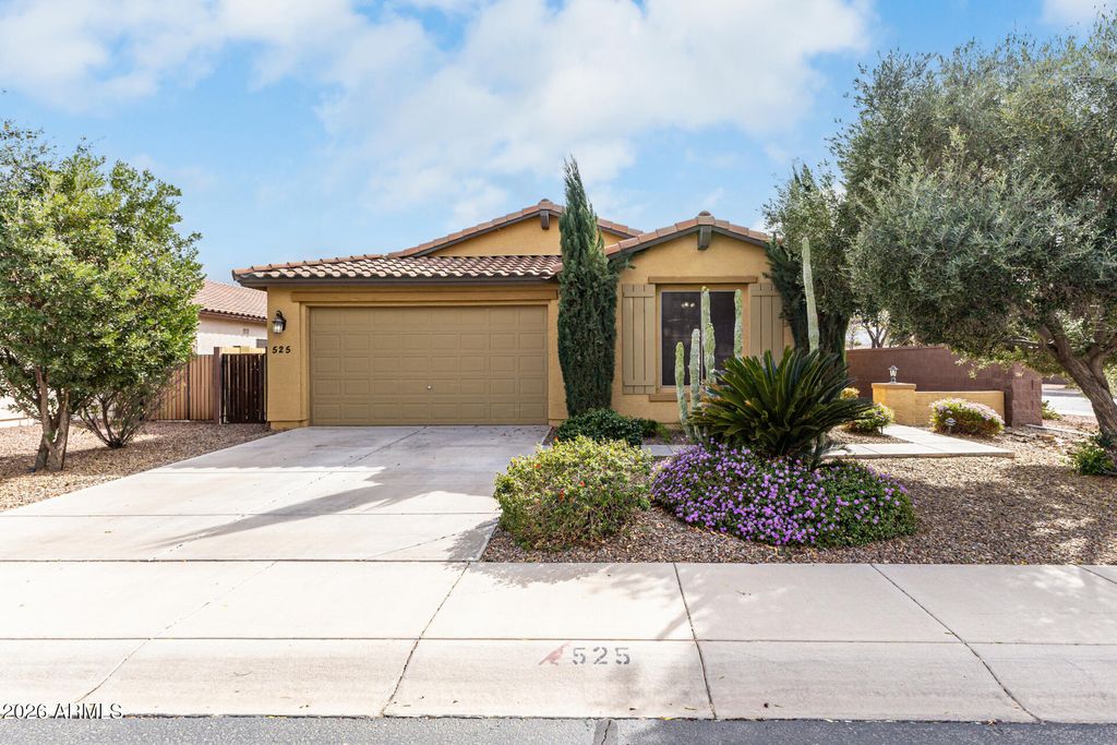 Photo of 525 W Reeves Avenue, San Tan Valley, AZ 85140 (MLS # 6987615)