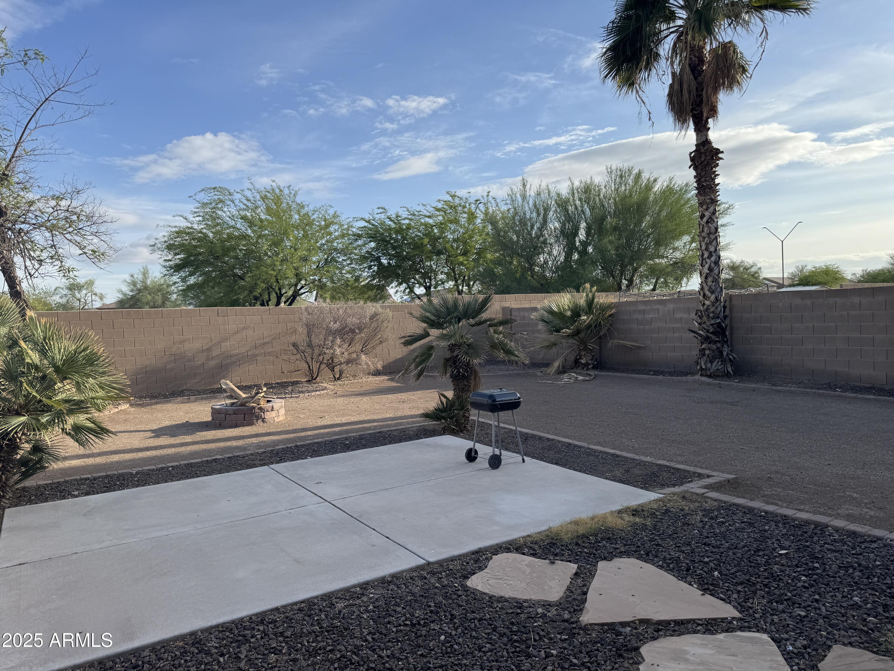 22153 W DESERT BLOOM Street