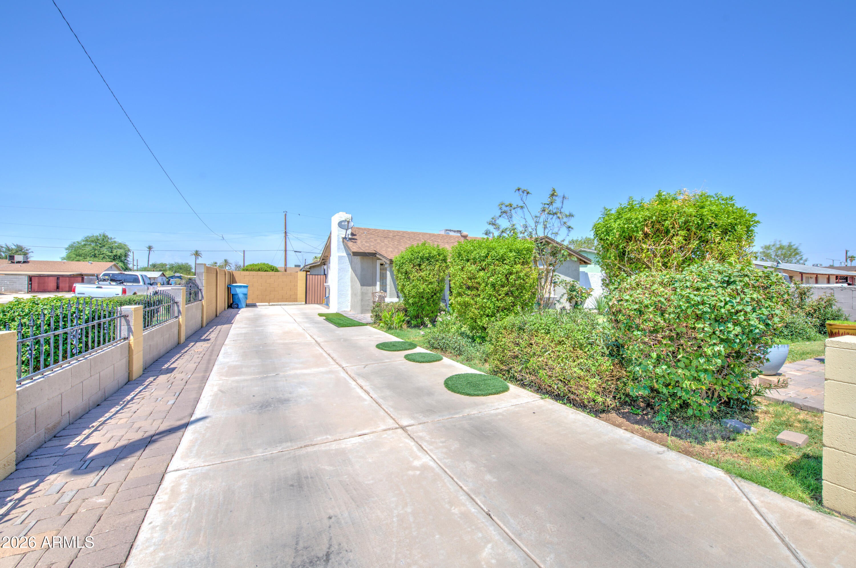 122 W GROVE Street