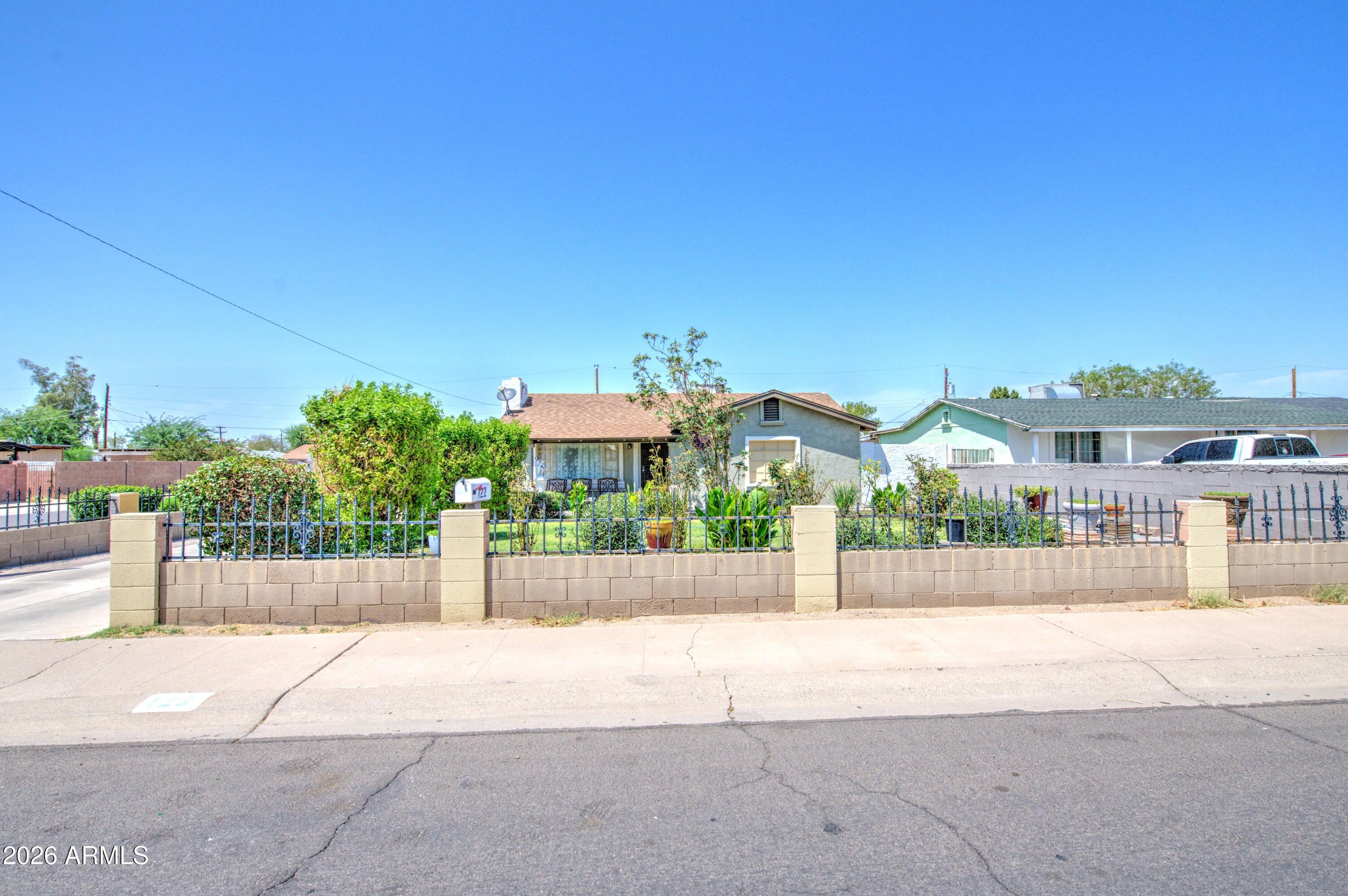 122 W GROVE Street