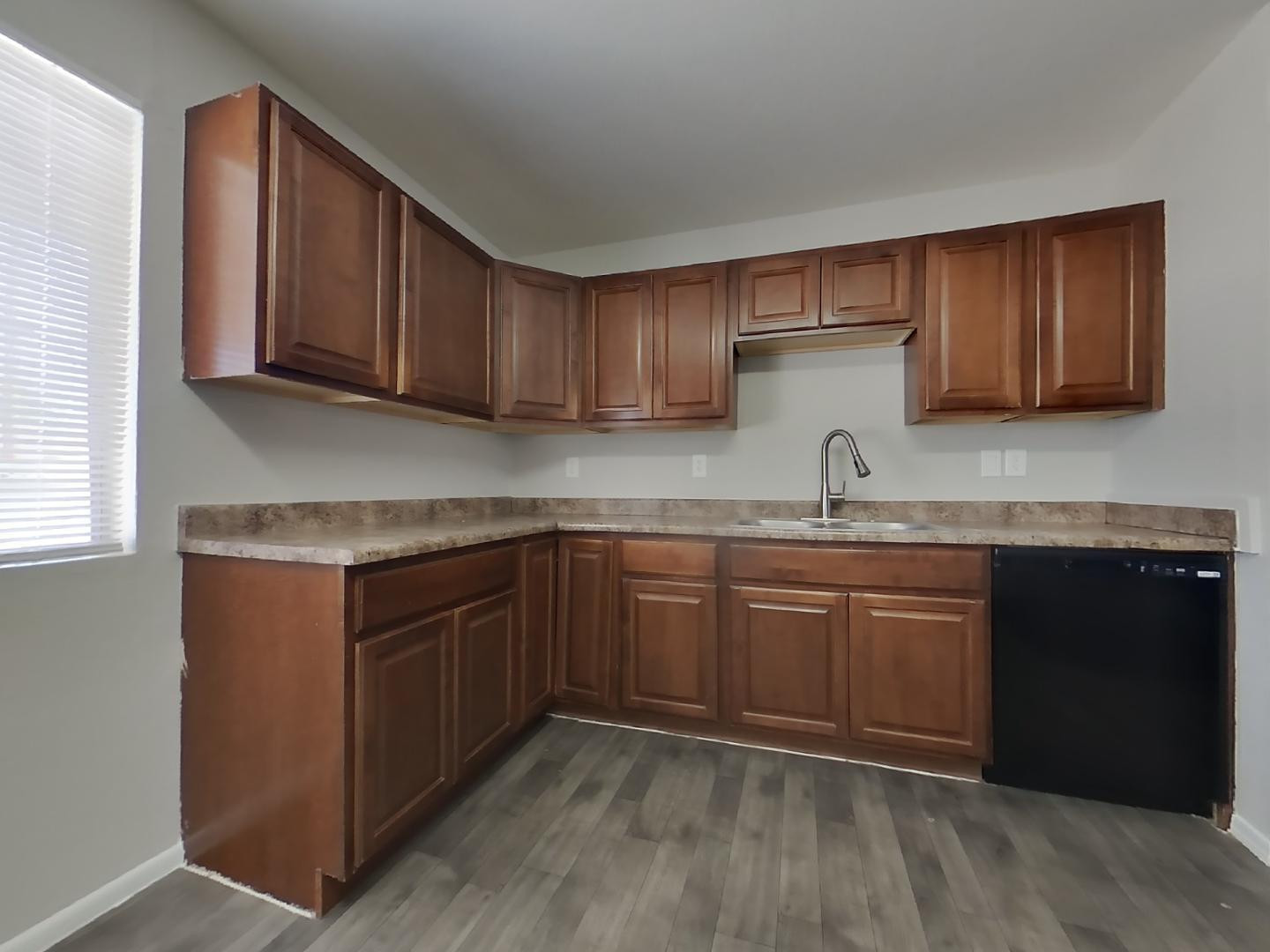 1626 W Pepper Place
