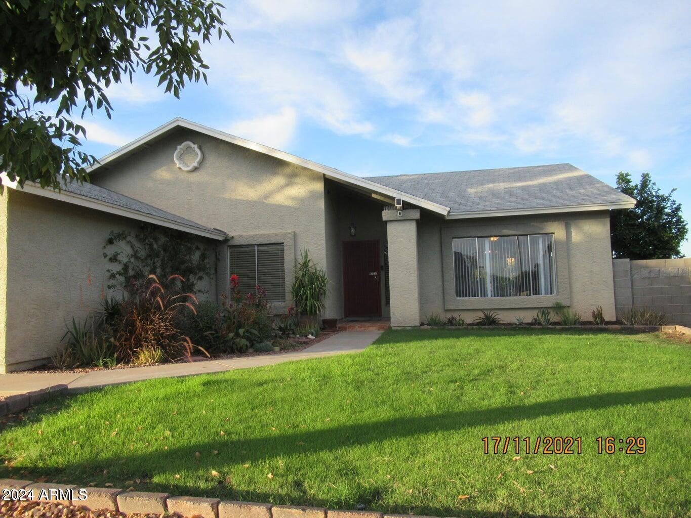 2324 W Highland Court