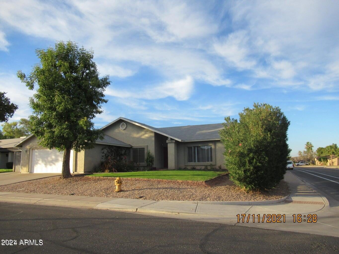 2324 W Highland Court