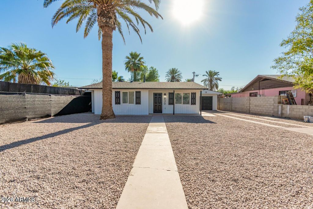 Photo of 830 S Greenleaf Lane, Avondale, AZ 85323 (MLS # 6996635)