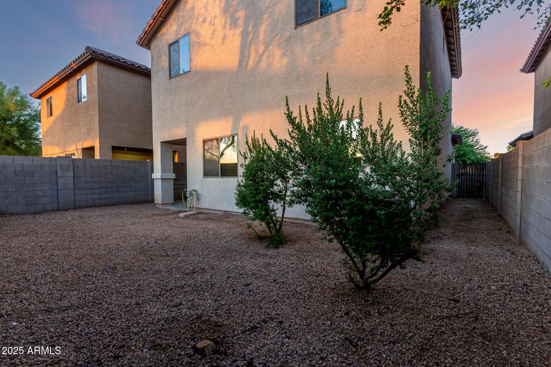 10225 W CAMELBACK Road 33