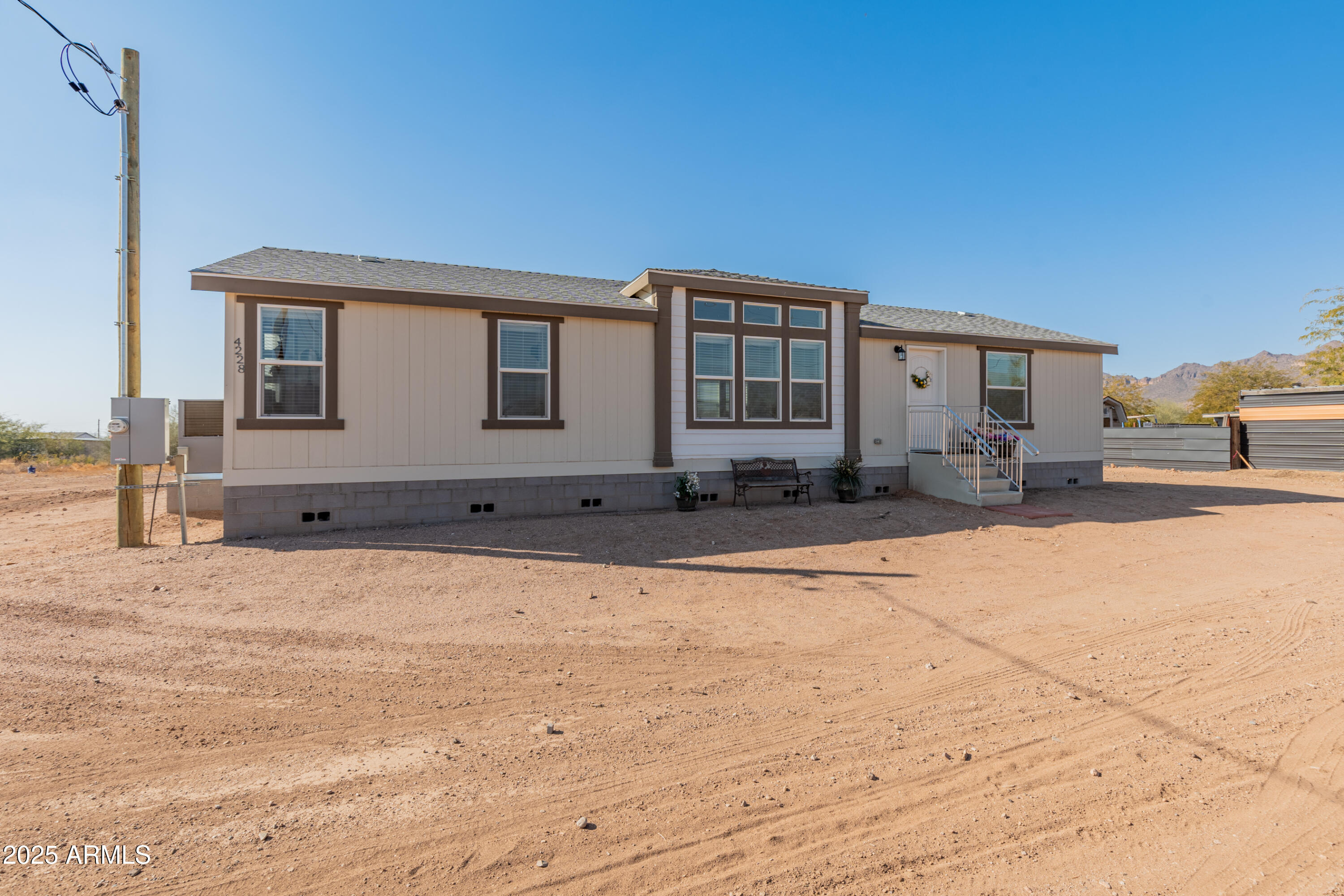 Apache Junction, Arizona 85120, United States, 3 Bedrooms Bedrooms, ,2 BathroomsBathrooms,Residential,Pending,8149