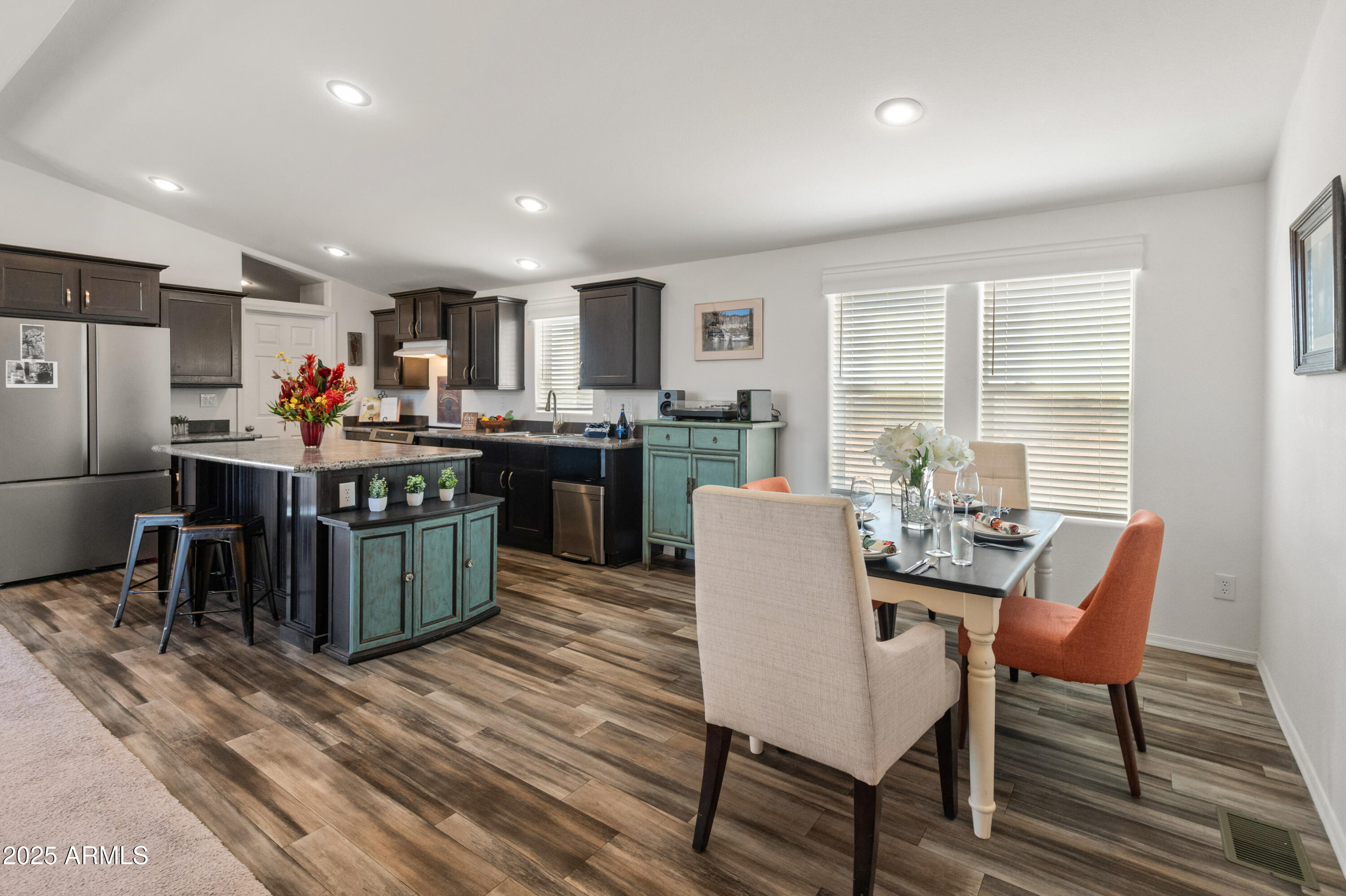 Apache Junction, Arizona 85120, United States, 3 Bedrooms Bedrooms, ,2 BathroomsBathrooms,Residential,Pending,8149