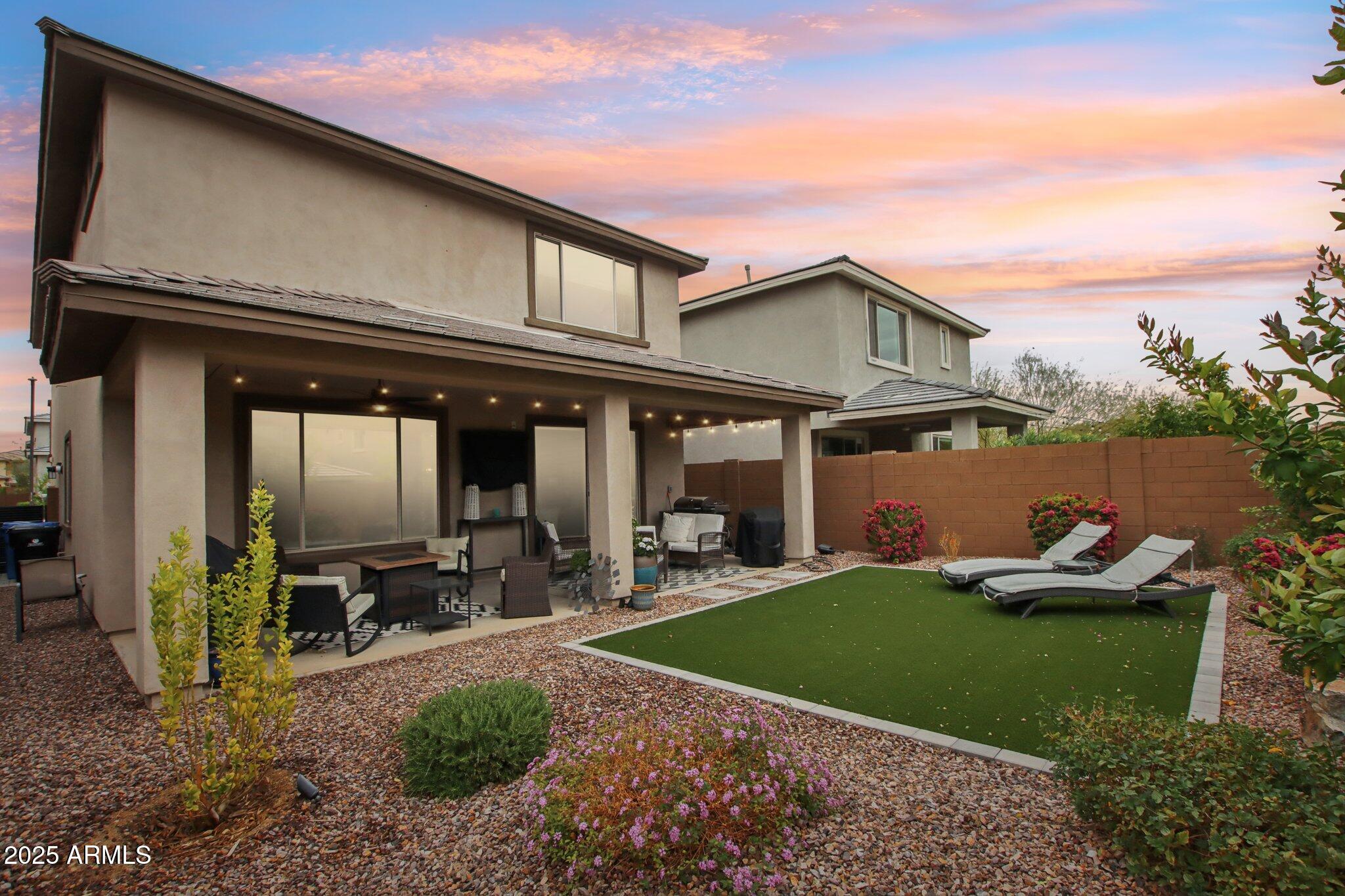 3551 E LOUISE Drive