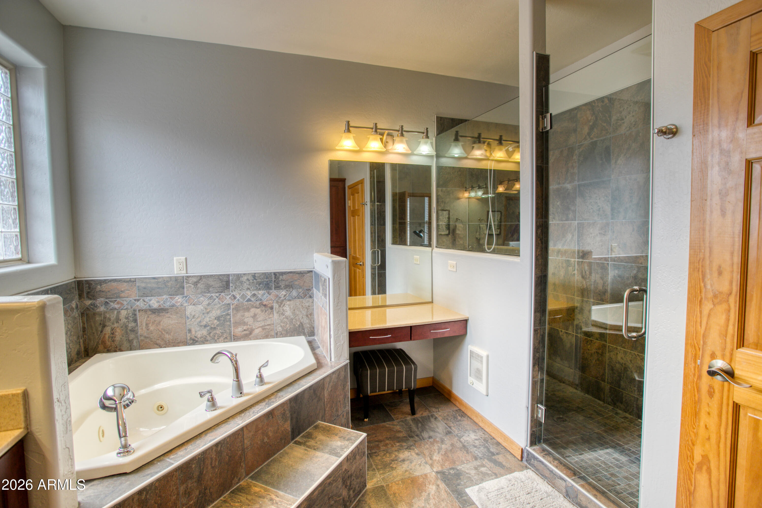 WOODLAND HILLS - Residential
