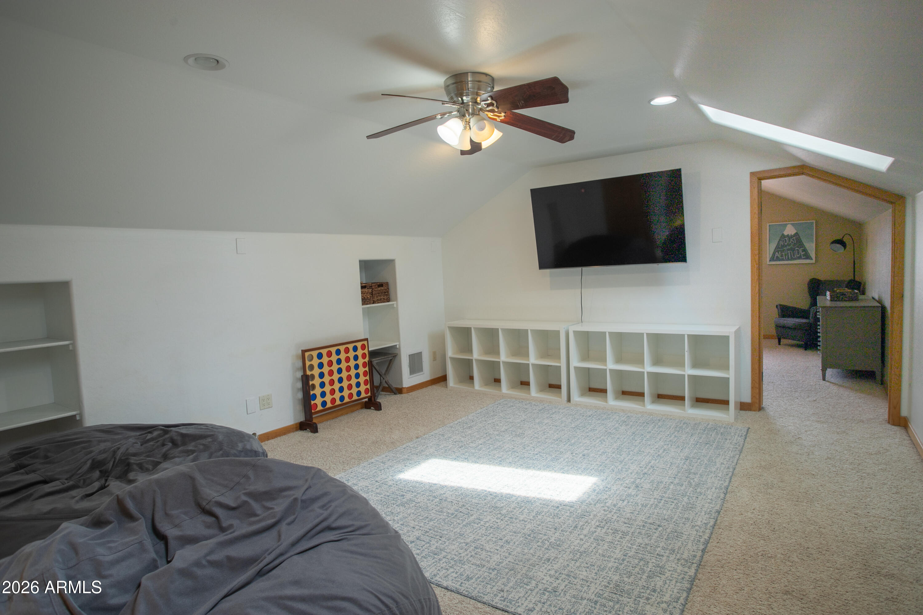 WOODLAND HILLS - Residential