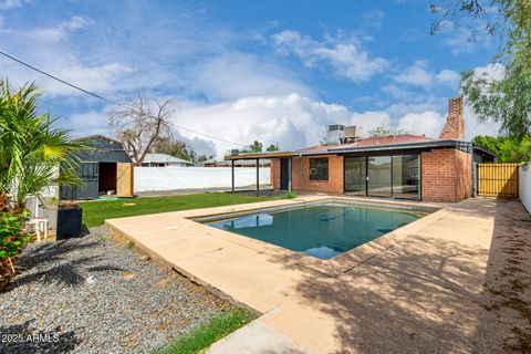 2311 W WHITTON Avenue Phoenix AZ 85015