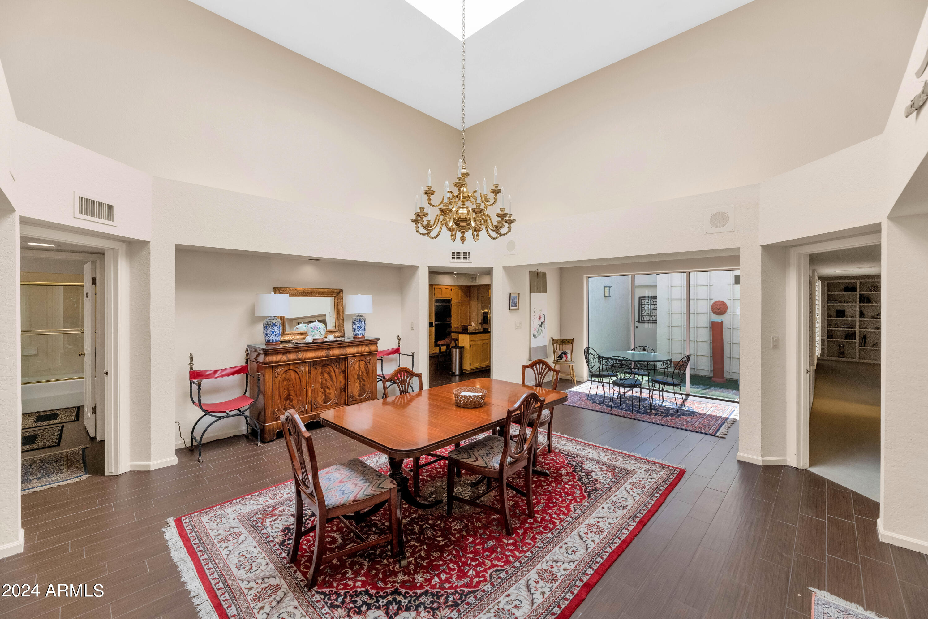 2626 E ARIZONA BILTMORE Circle 32