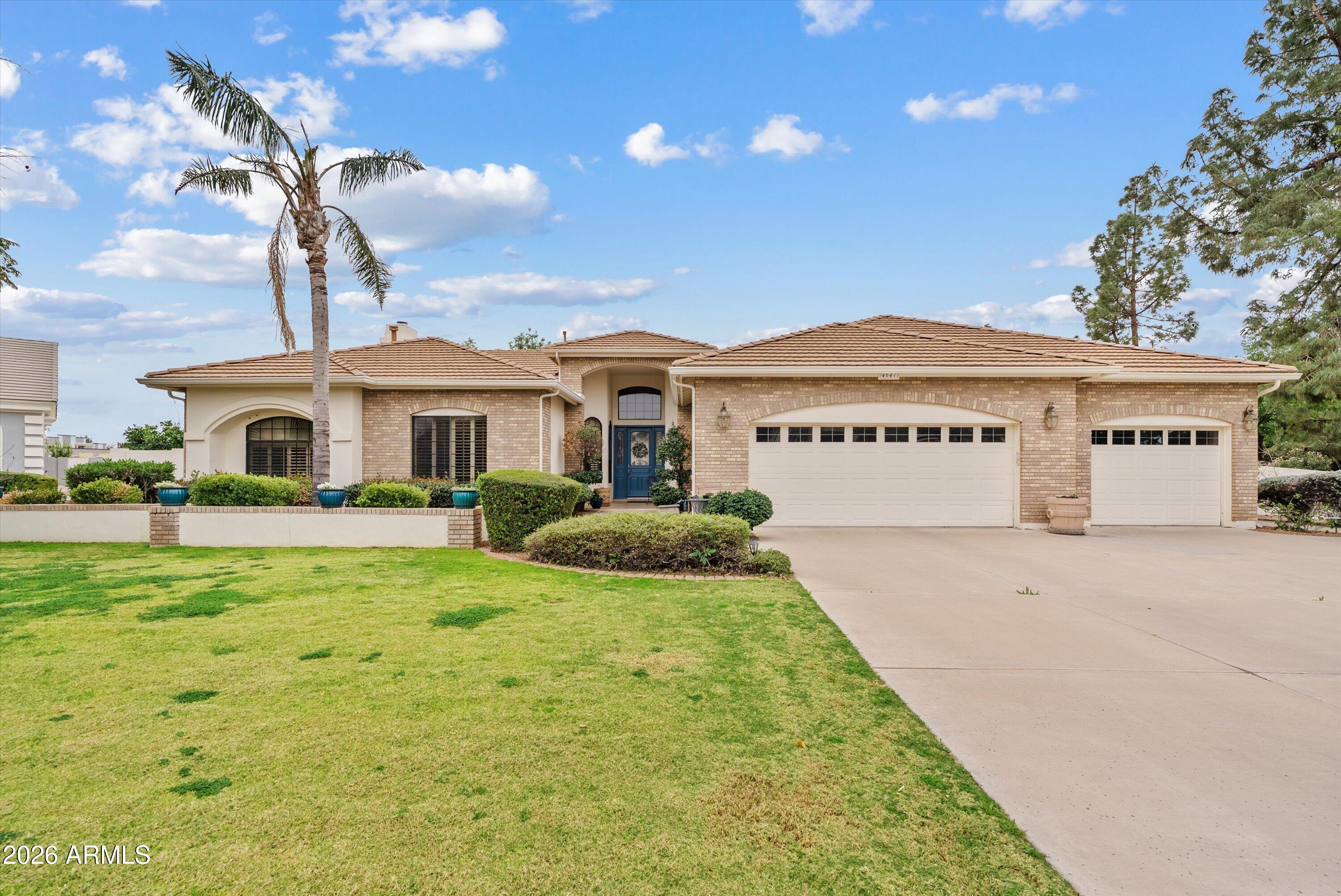 4647 E GARNET Circle