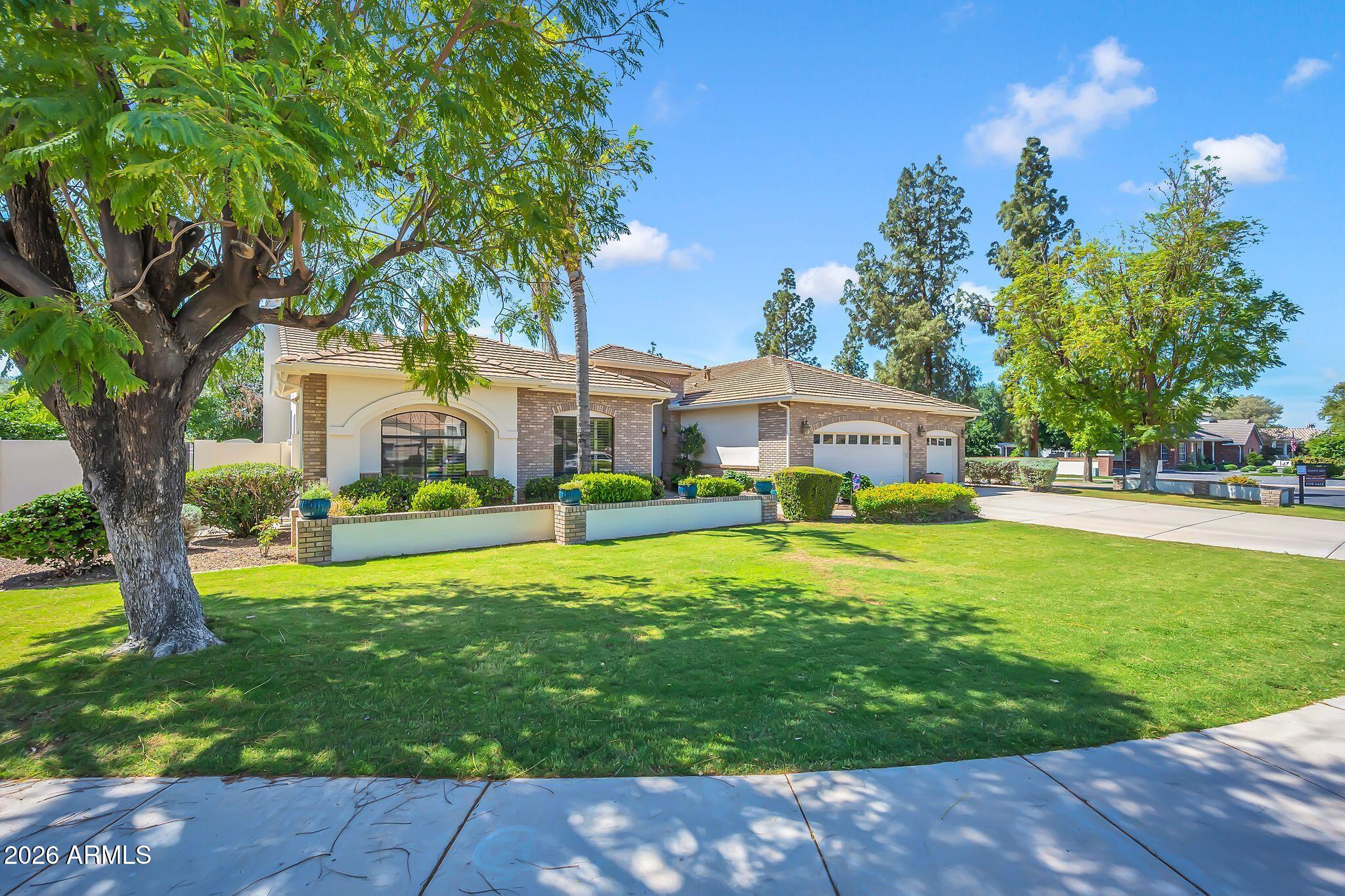 4647 E GARNET Circle