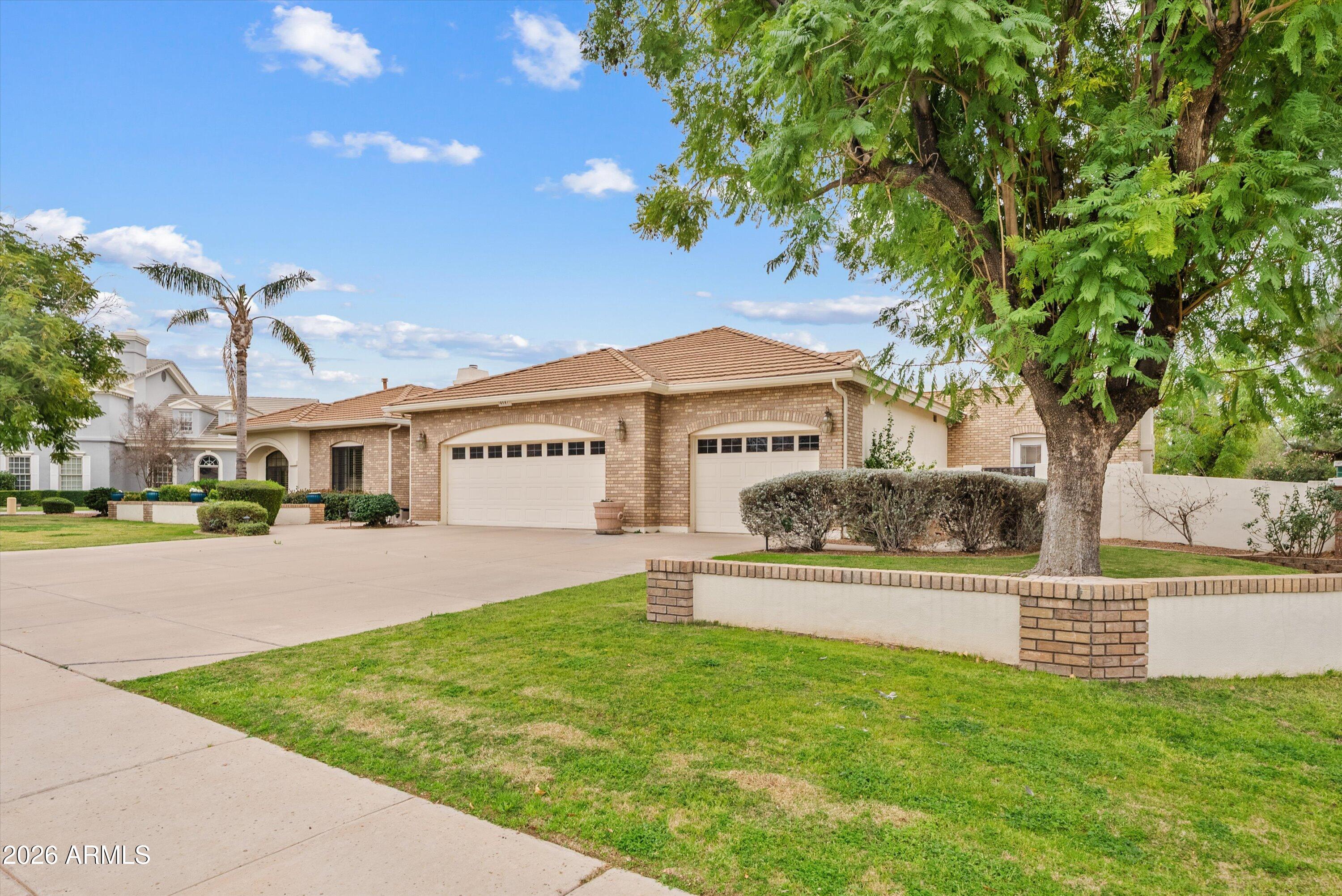 4647 E GARNET Circle