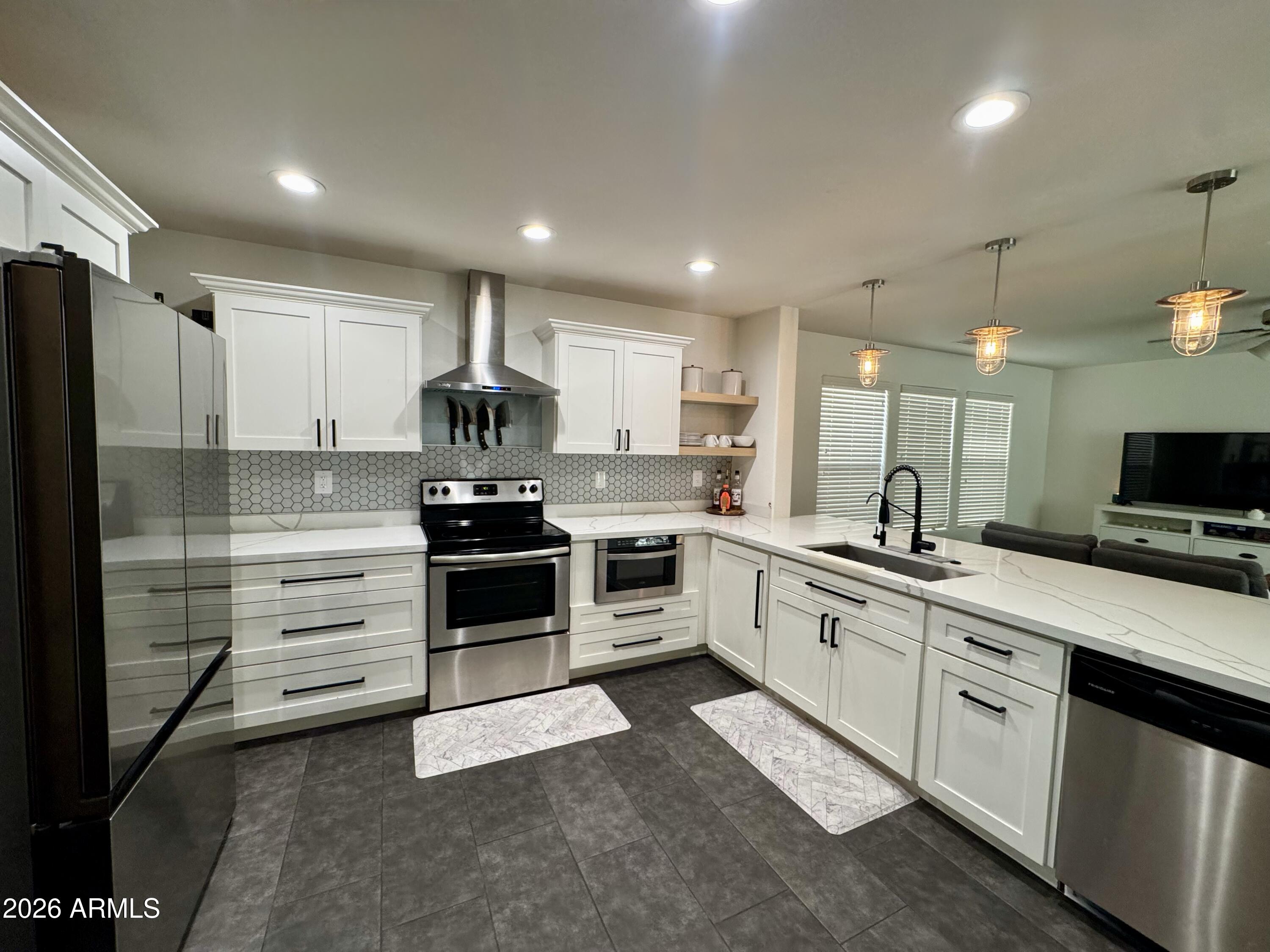 18546 W LEGEND Drive