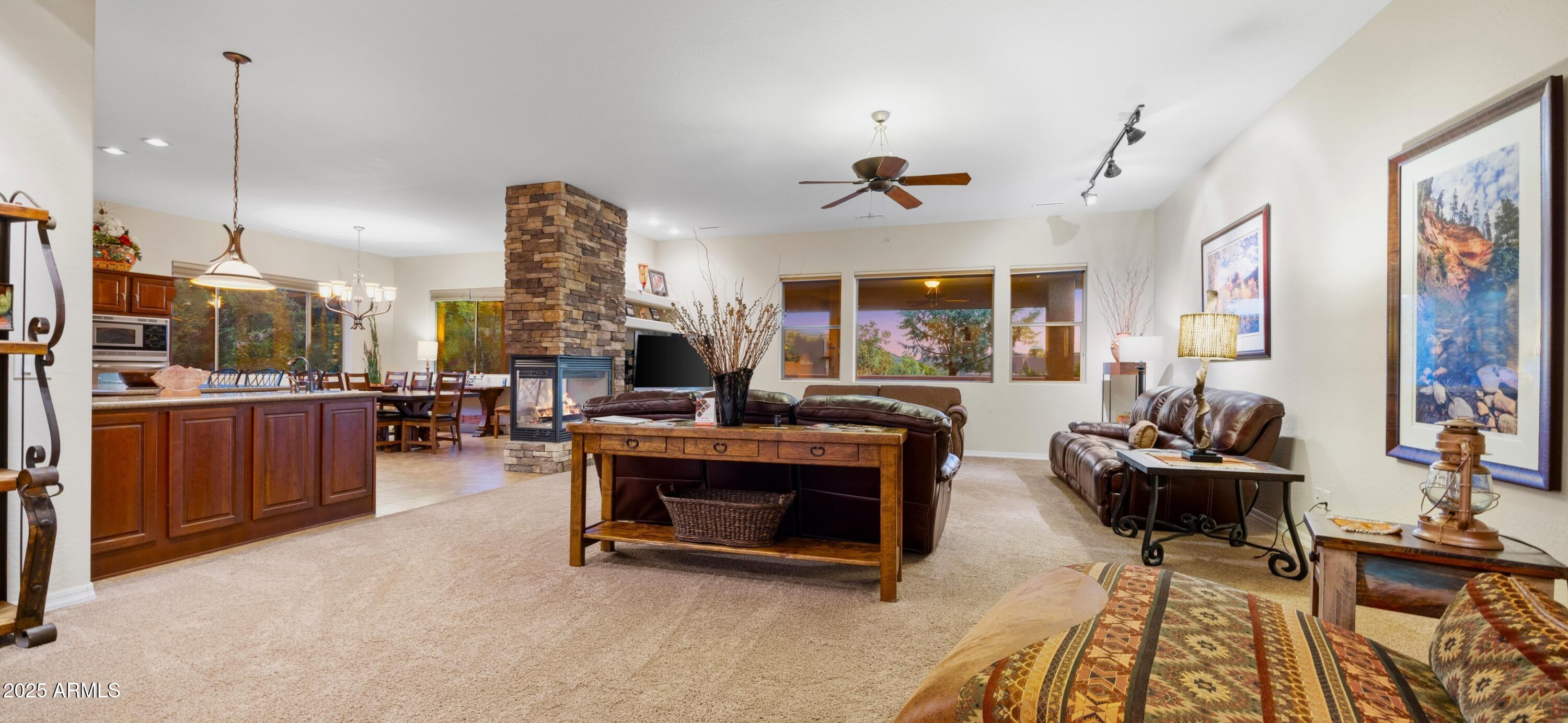 2455 Maxwell Lane
