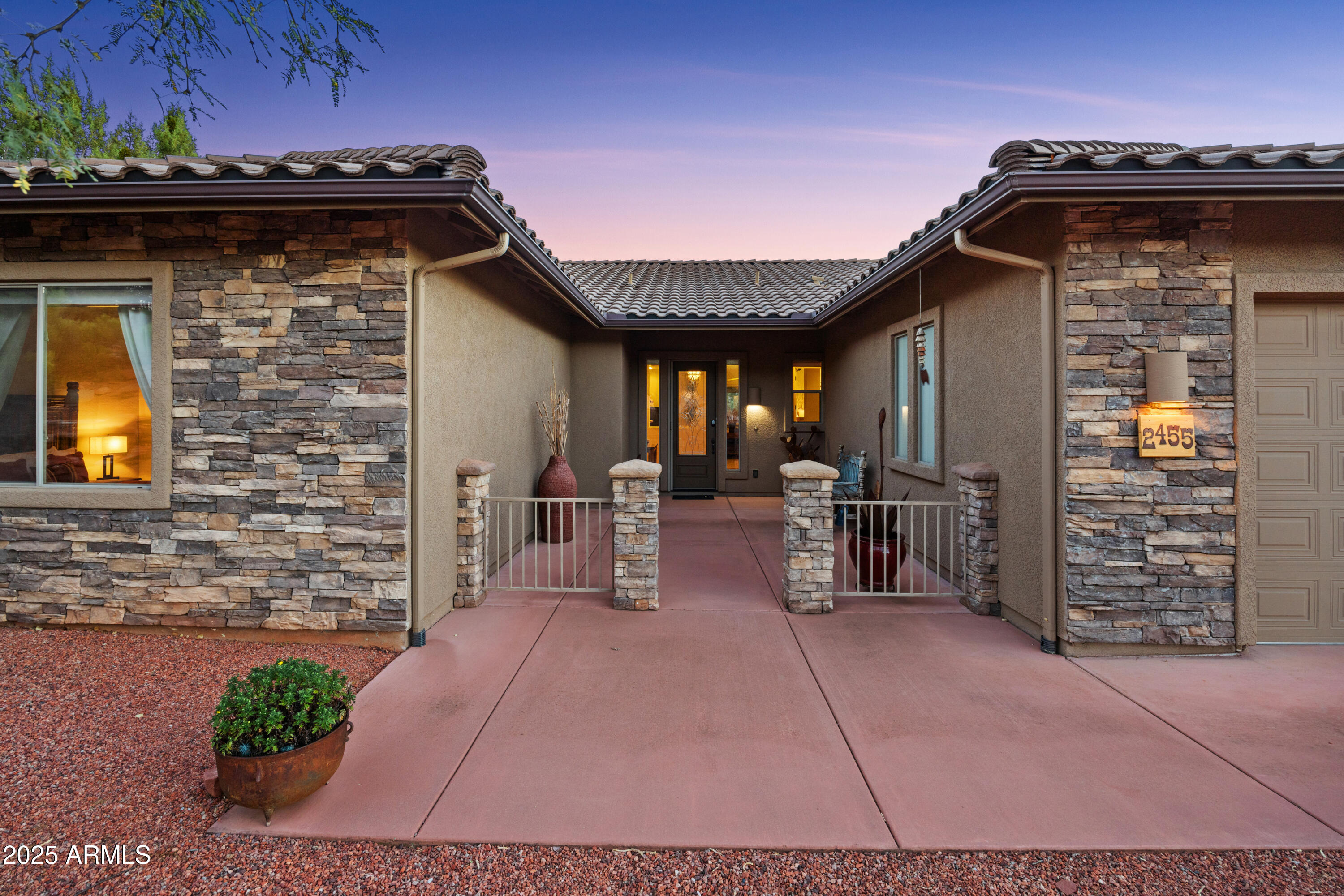 2455 Maxwell Lane
