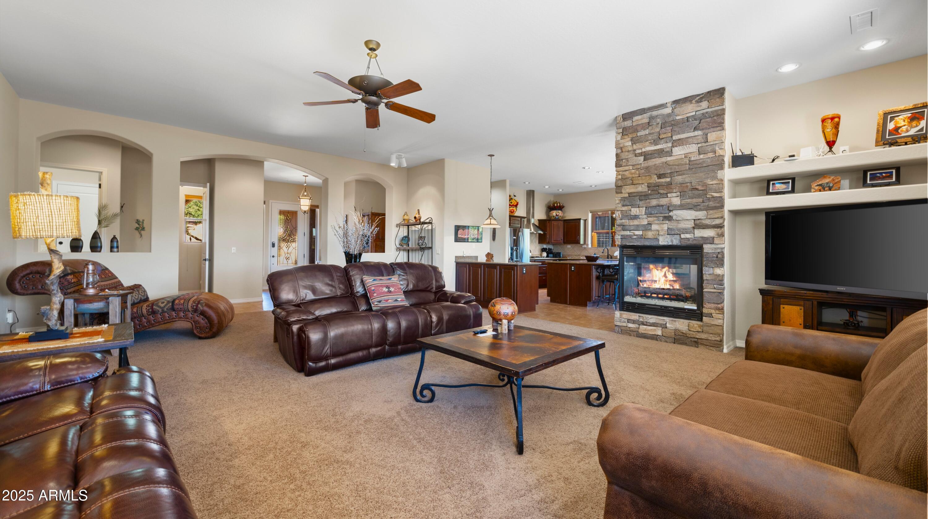 2455 Maxwell Lane