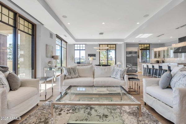 2 BILTMORE EST UNIT 109, PHOENIX, AZ 85016 - Image b8fb28186bf2c846fd4e7f9518e64c5b/4273050676