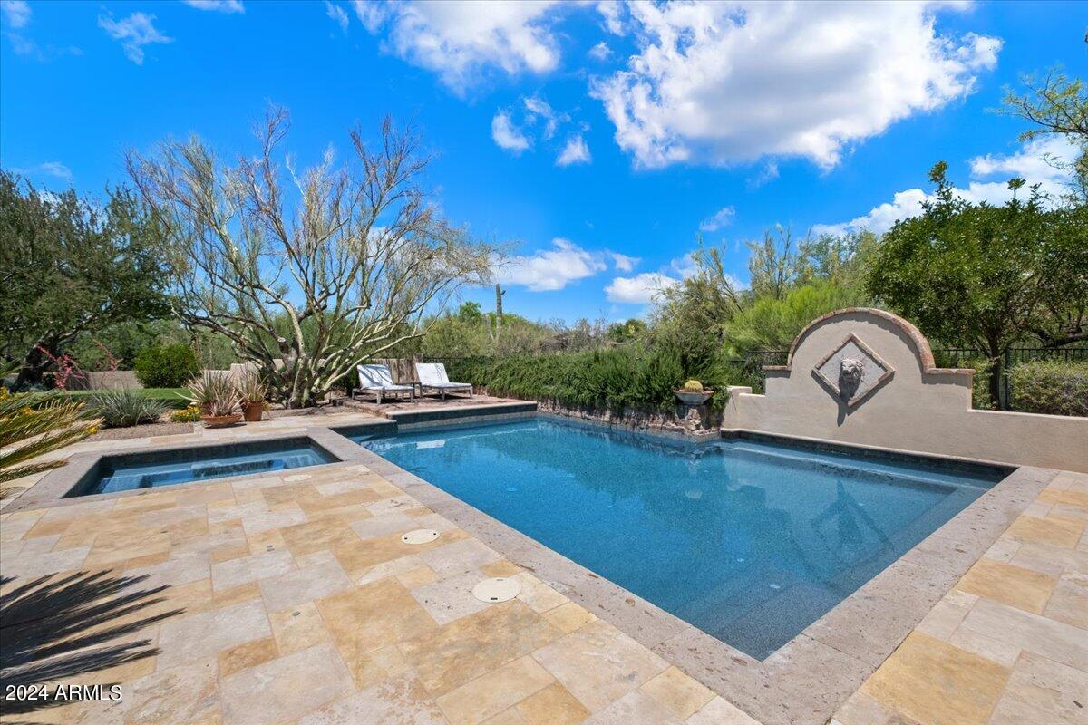 Whisper Rock - Residential