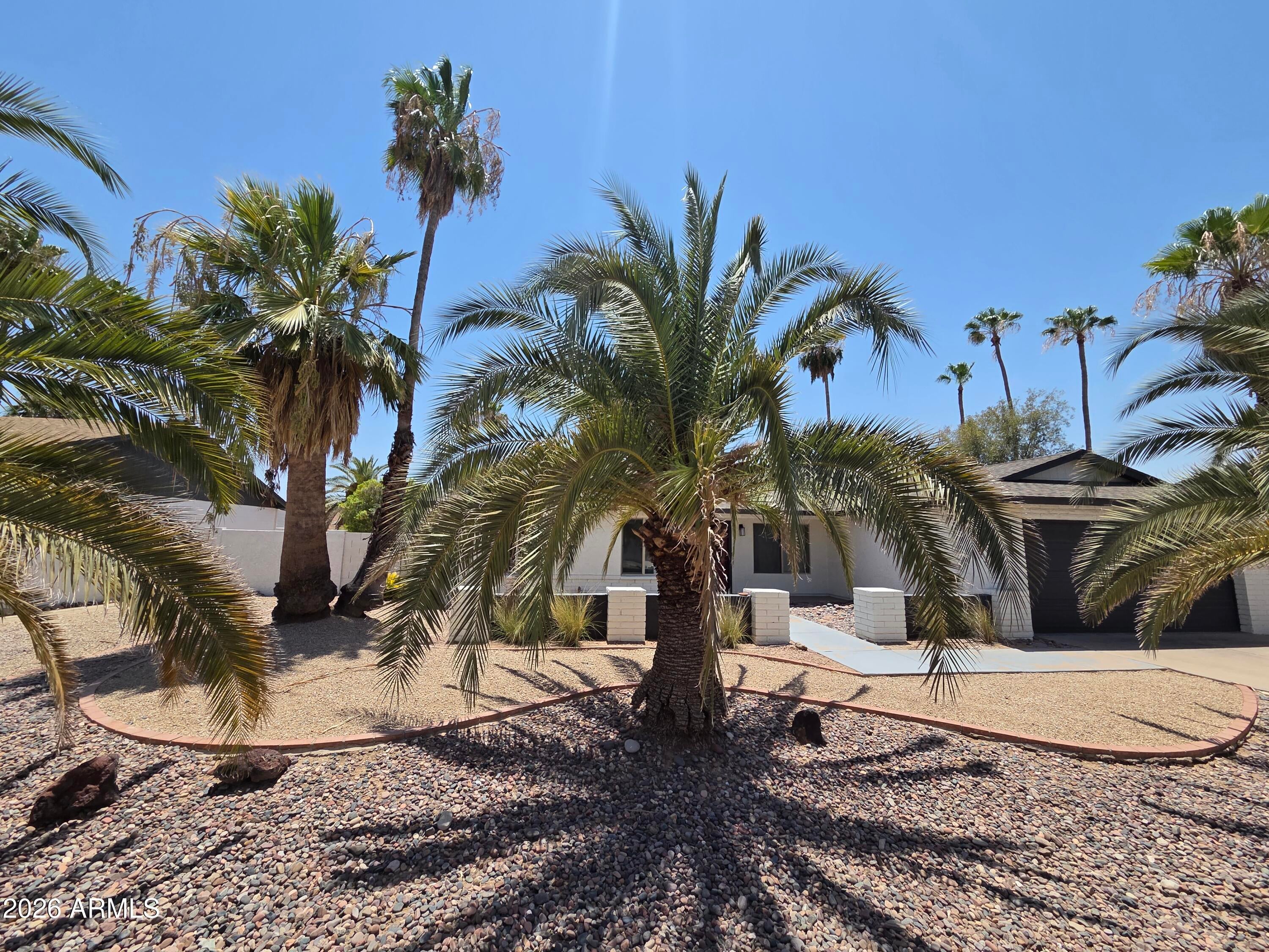 5835 E ACOMA Drive