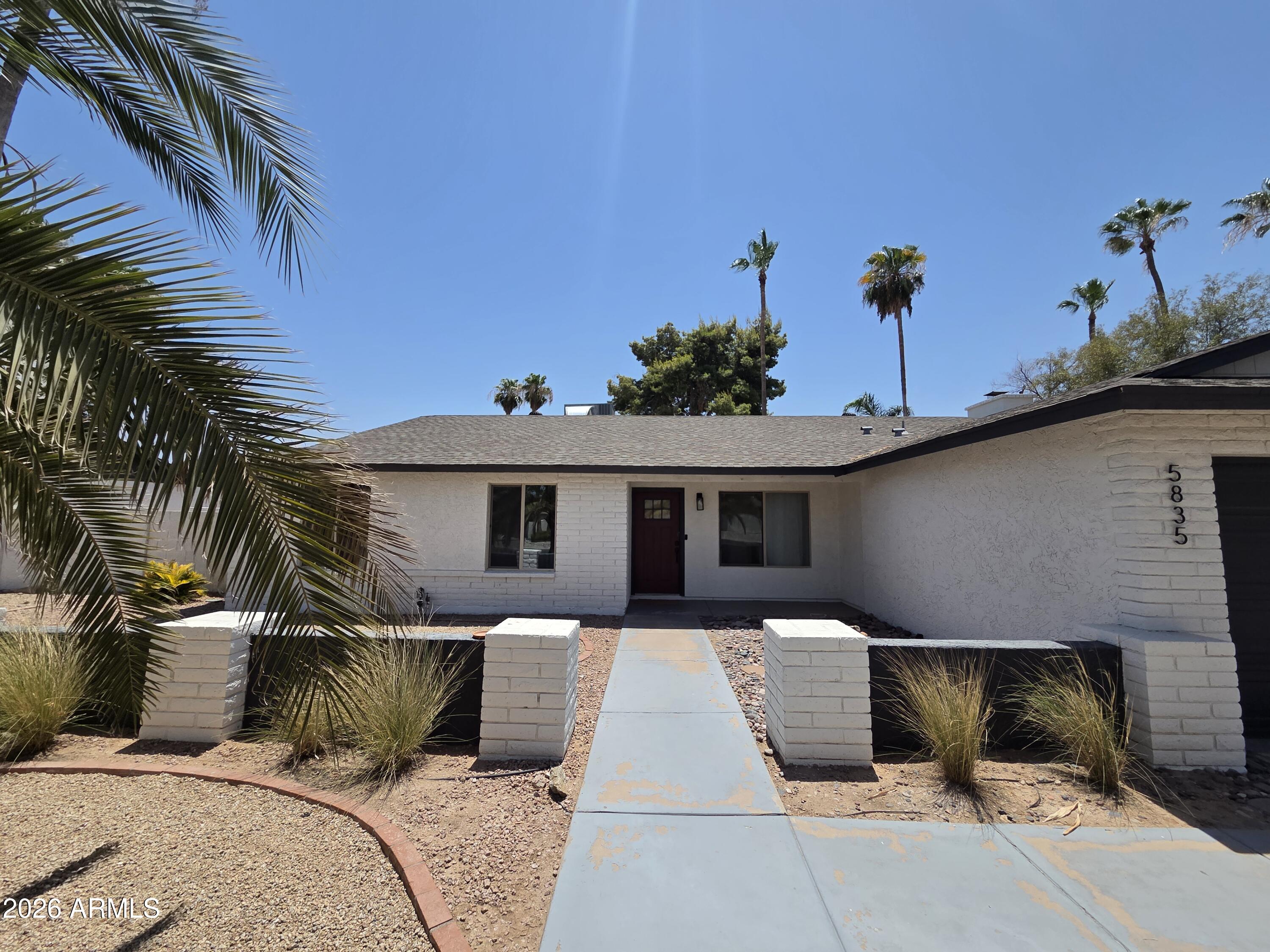 5835 E ACOMA Drive