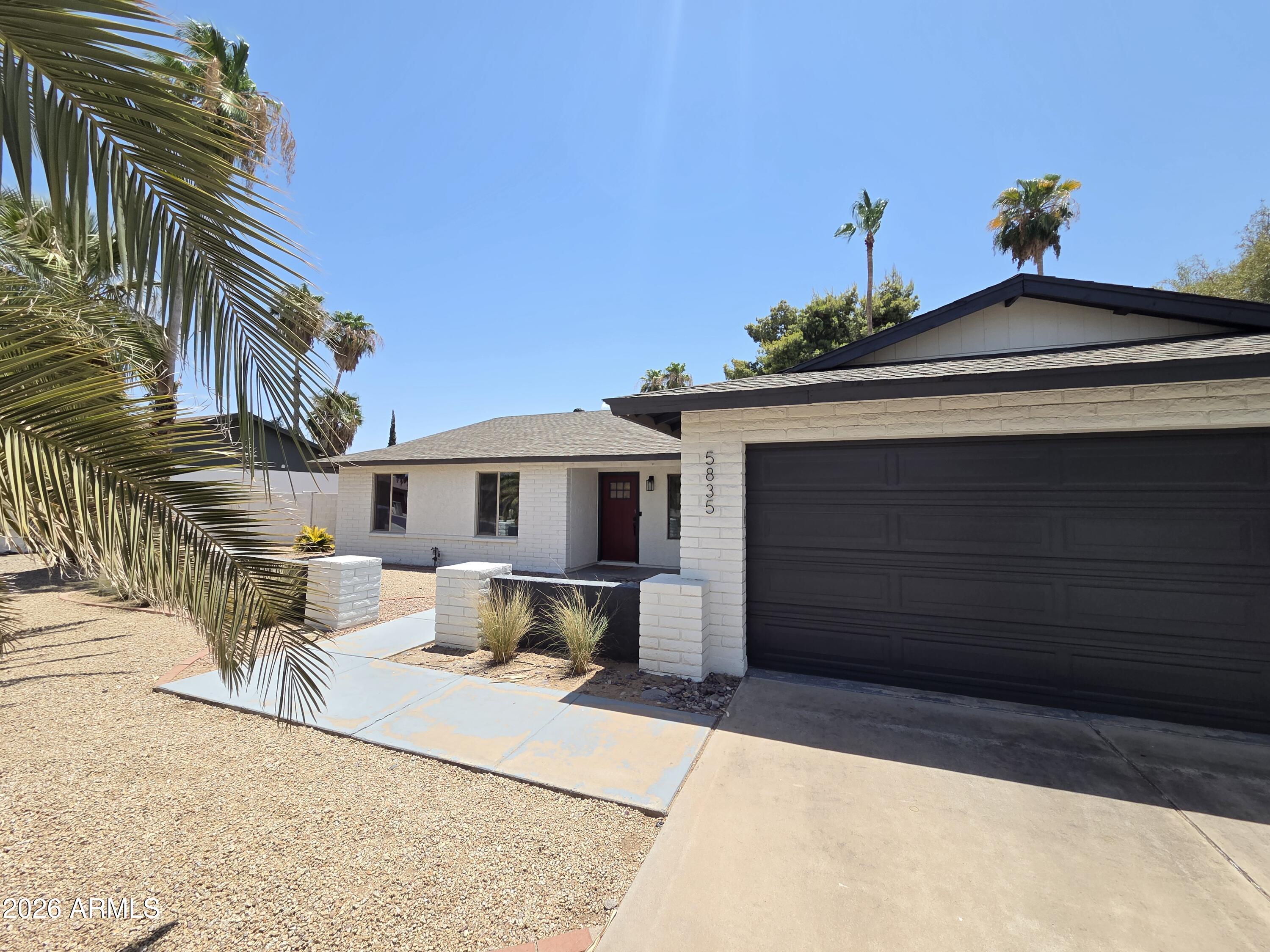 5835 E ACOMA Drive