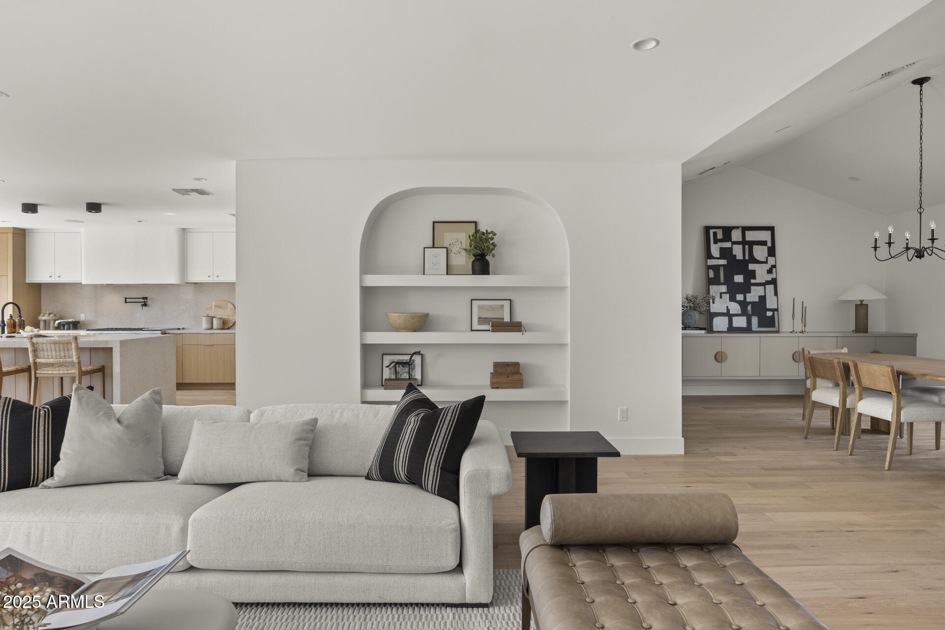 6039 E CALLE CAMELIA --