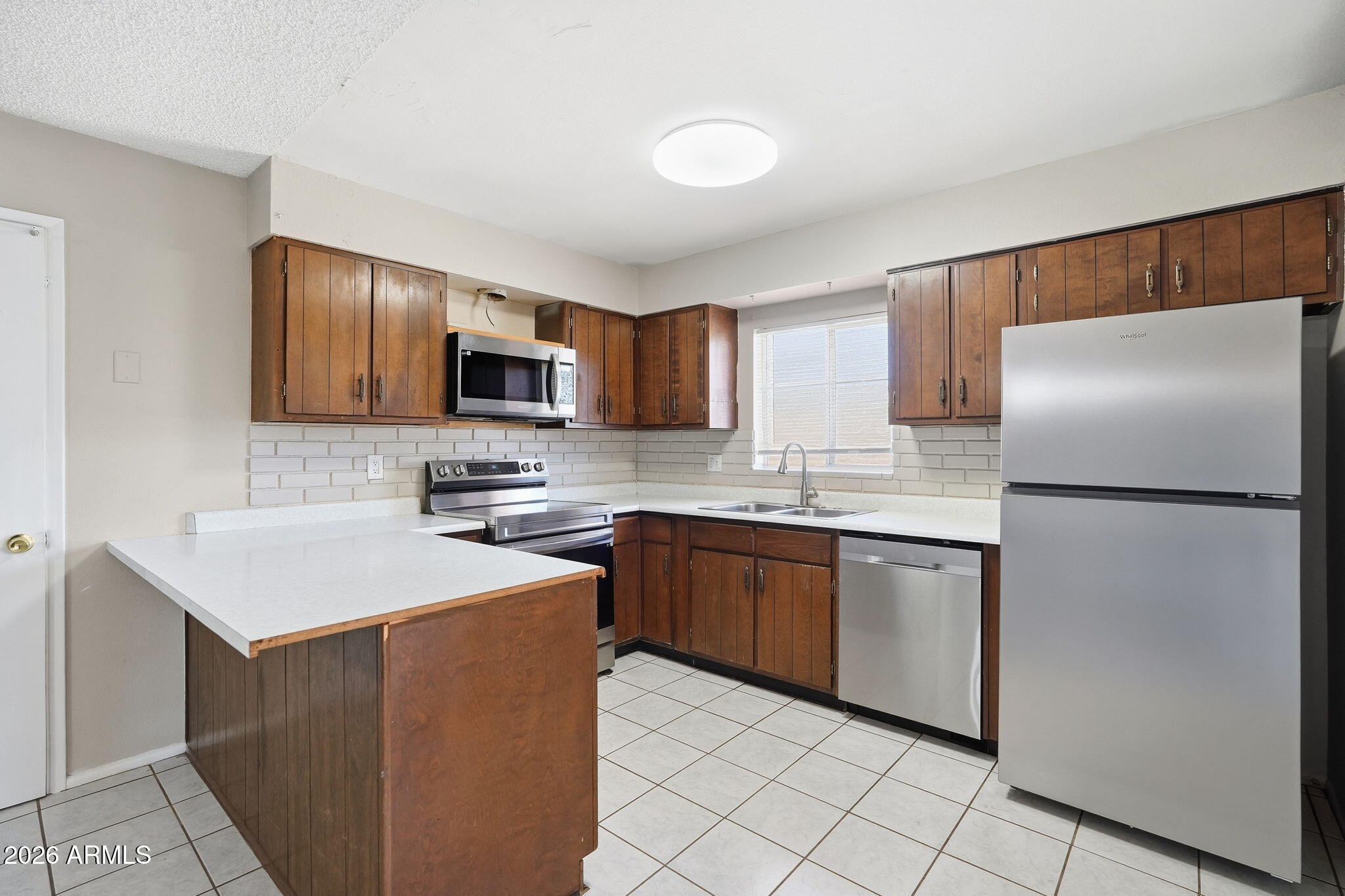 4502 W ALTADENA Avenue