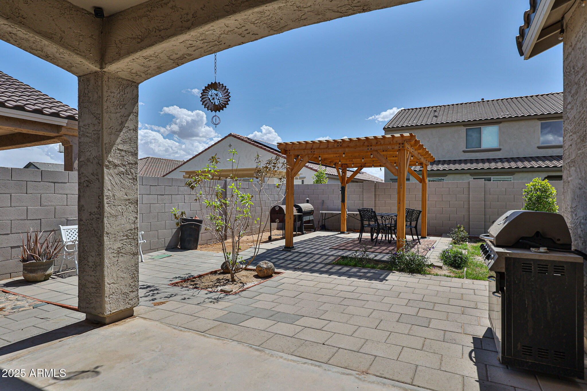 17609 W MEDLOCK Drive