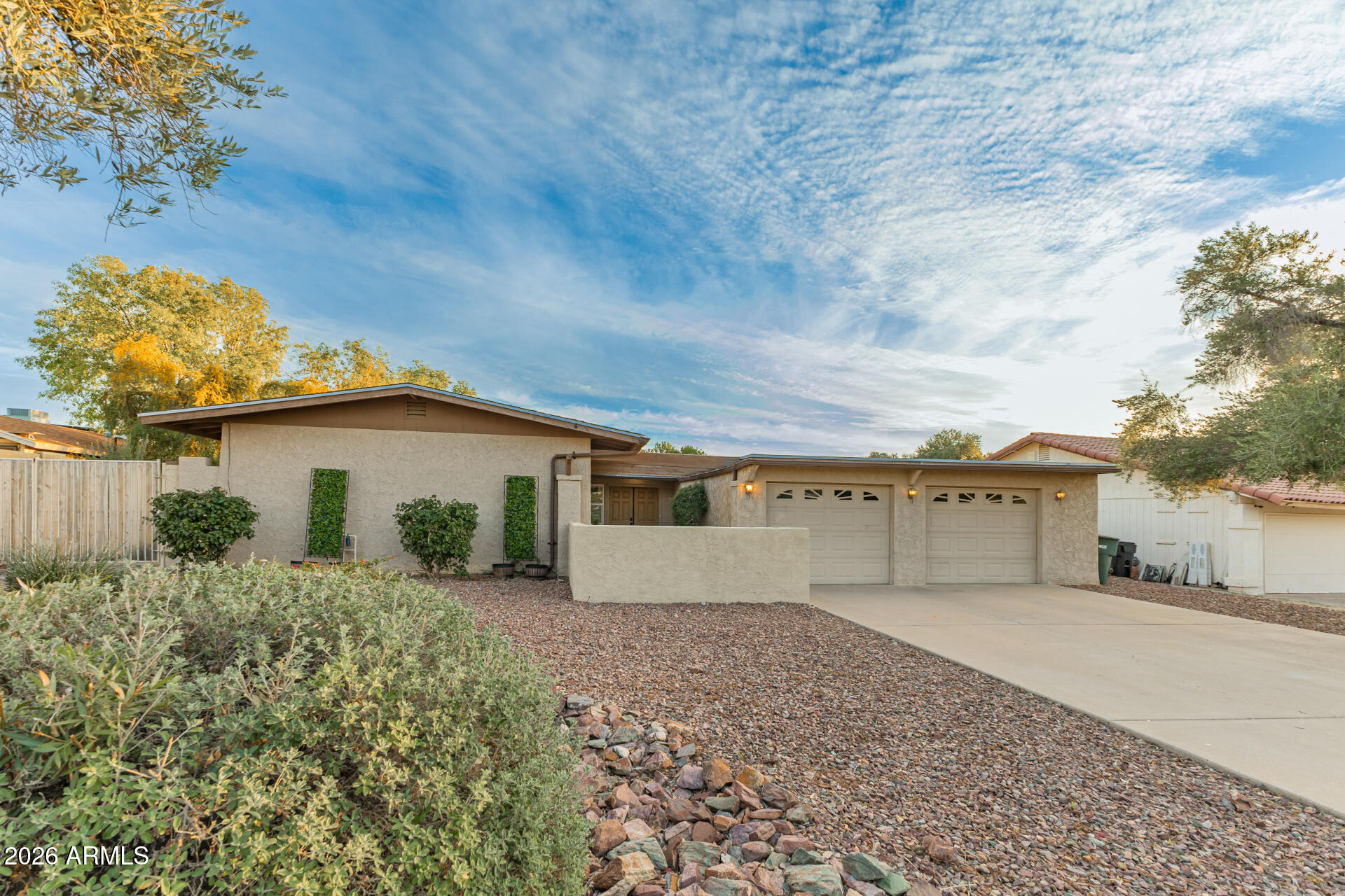 409 E PORT AU PRINCE Lane