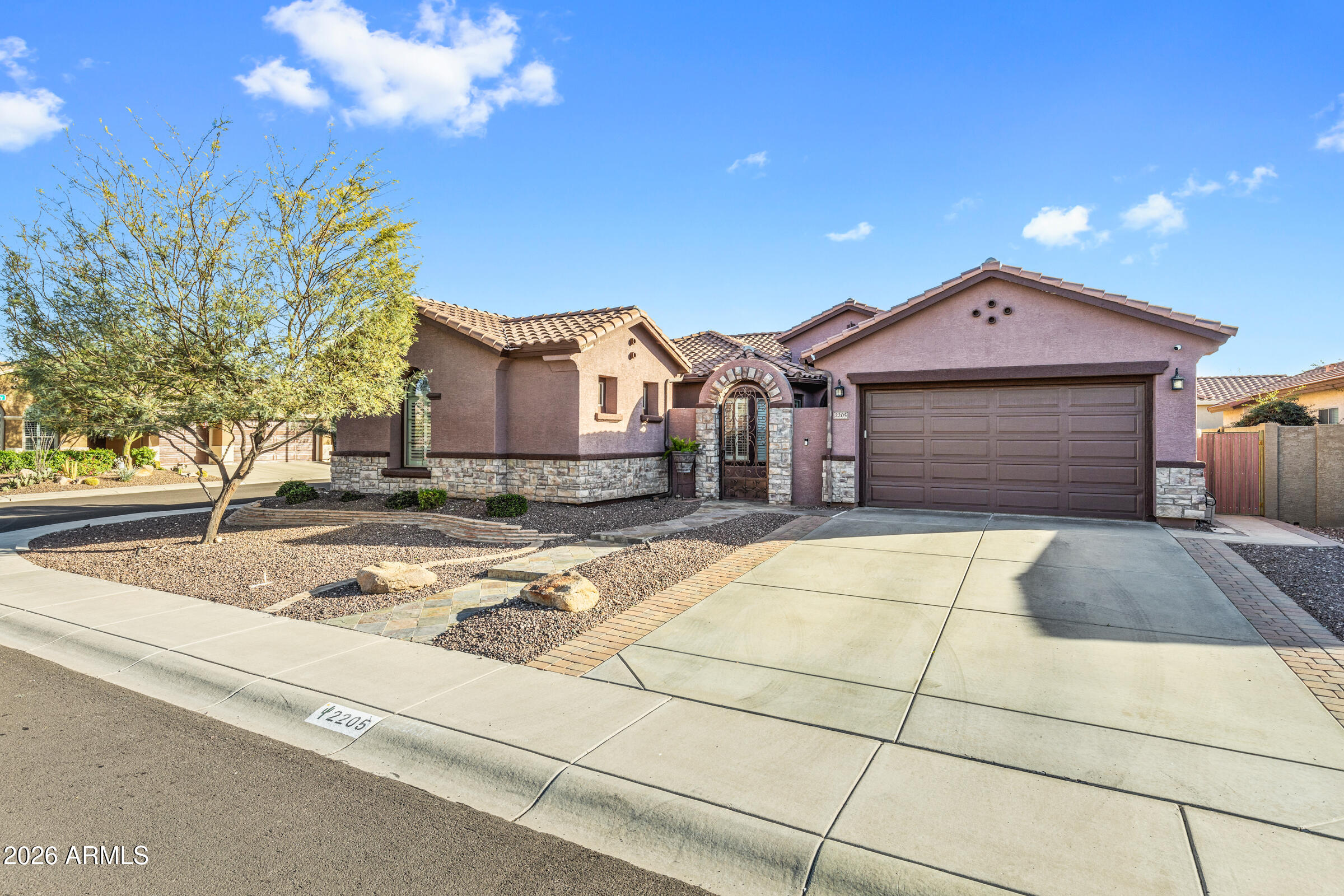 2205 W CLEARVIEW Trail