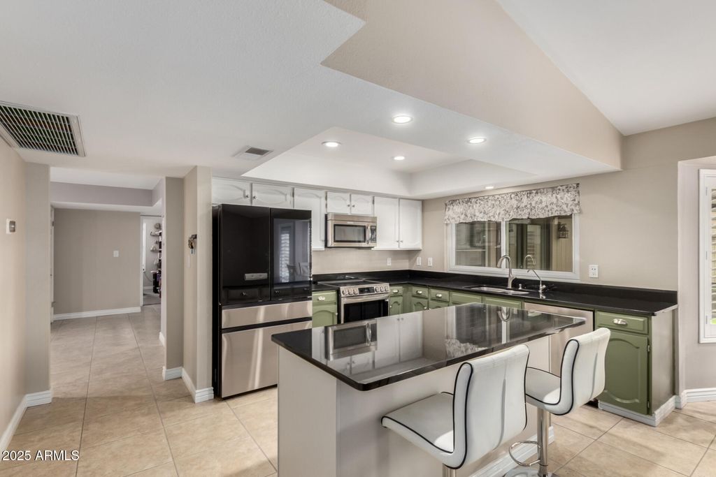 Photo of 617 W Chilton Street, Chandler, AZ 85225 (MLS # 6950606)