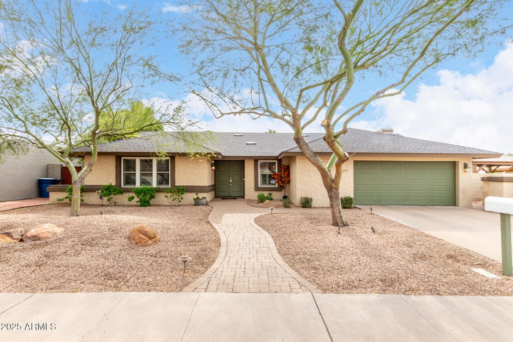 Photo of 617 W Chilton Street, Chandler, AZ 85225 (MLS # 6950606)